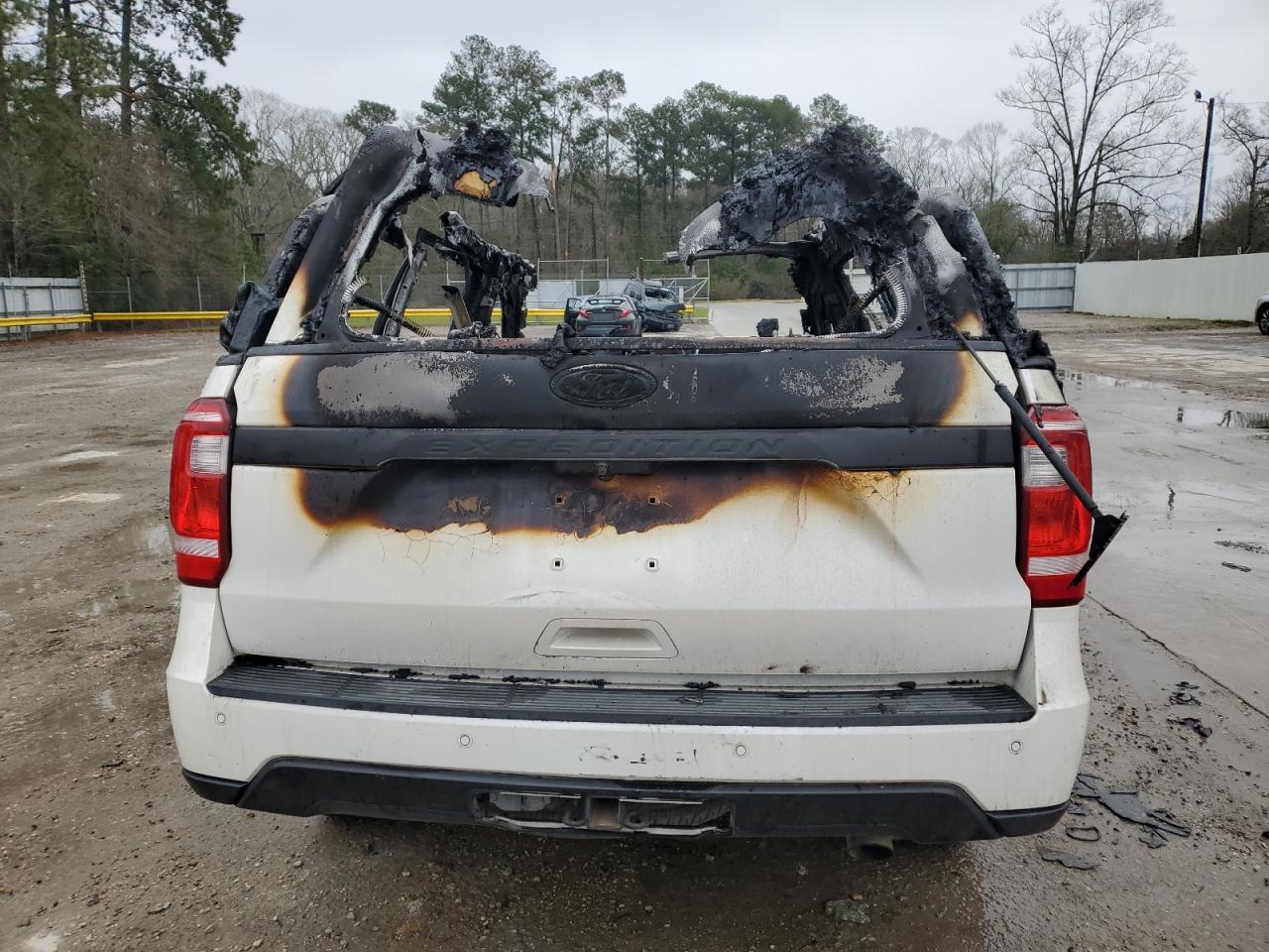 2018 Ford Expedition VIN 1FMJU1HT4JEA51840 Copart auction photo, burn damage thumbnail 6