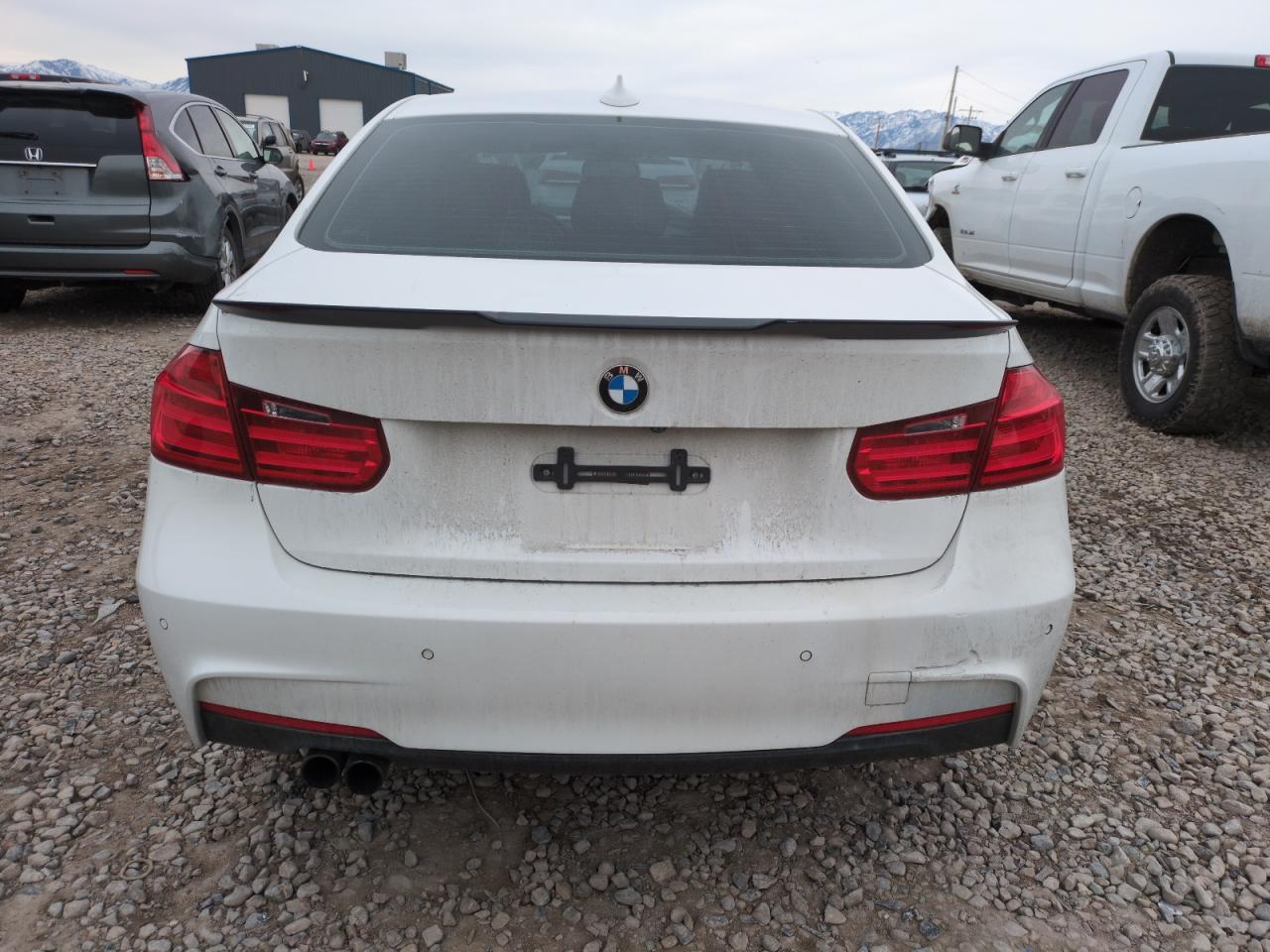2015 BMW 3er VIN WBA3B3G56FNR87917 Copart auction photo, front end damage thumbnail 6