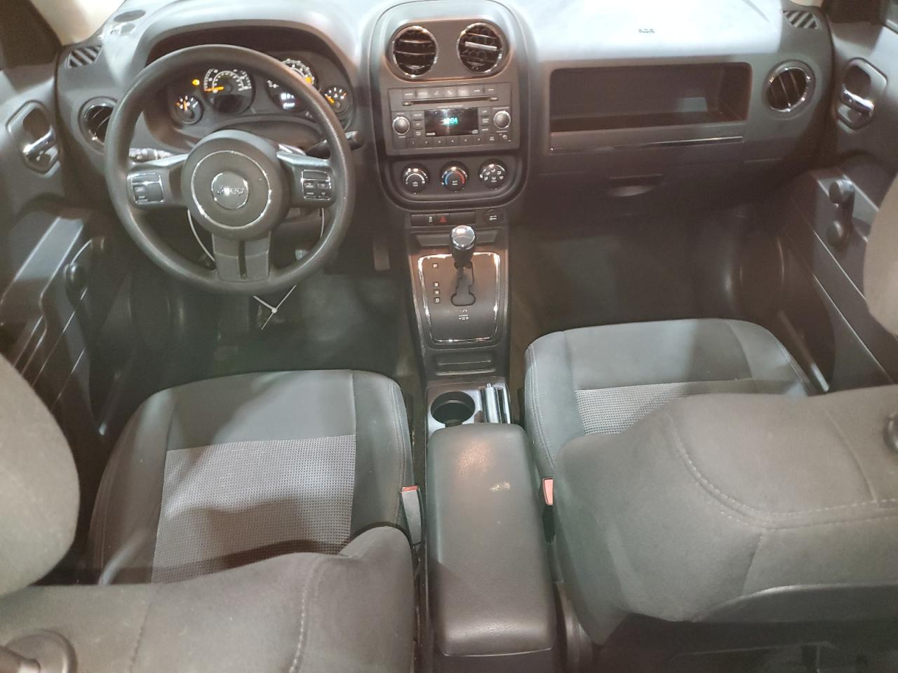 2016 Jeep Liberty (Patriot) VIN 1C4NJPBA6GD561730 Copart auction photo, minor dent/scratches damage thumbnail 8