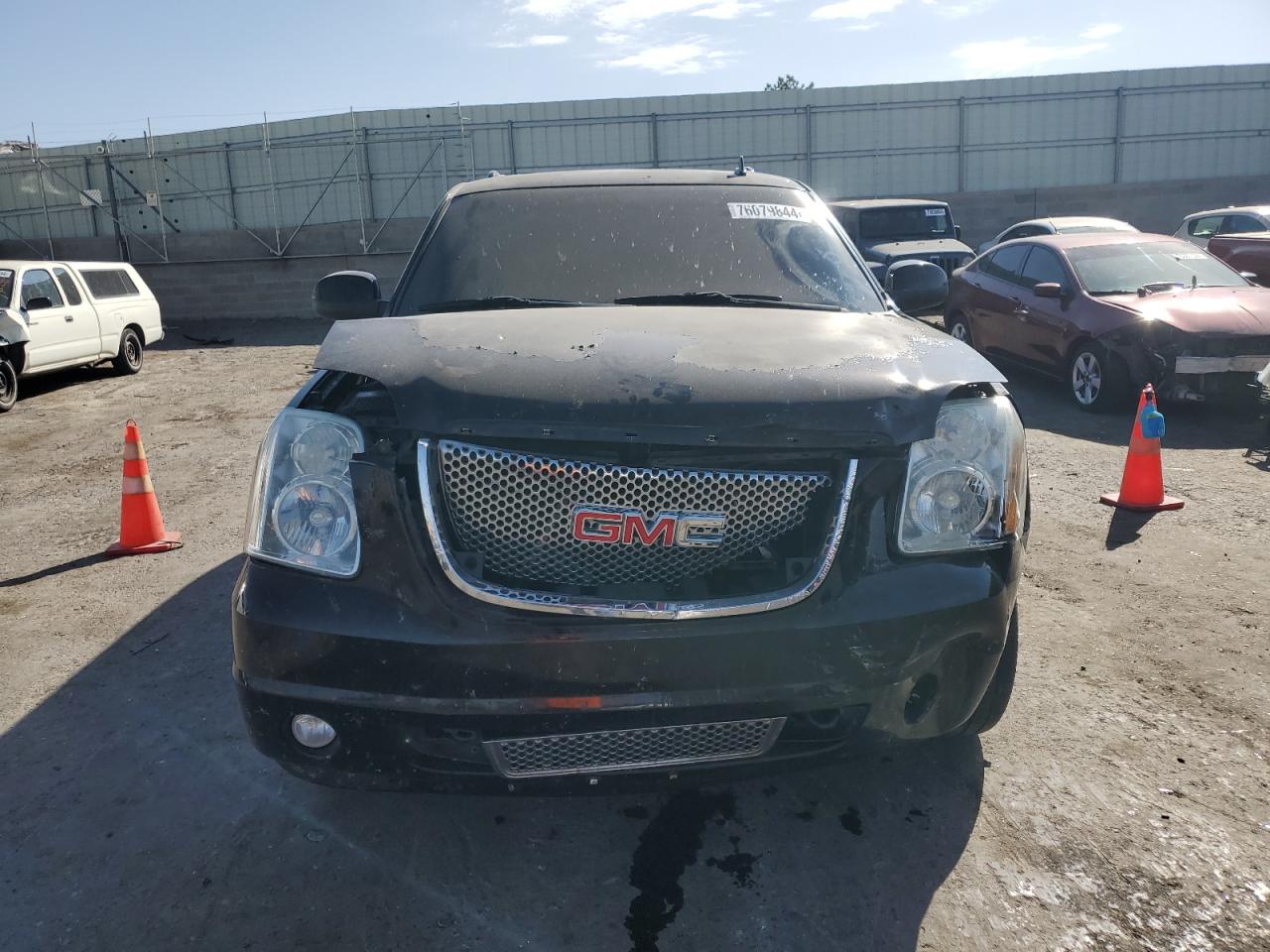 2014 GMC Yukon VIN 1GKS1EEF4ER230535 Copart auction photo, front end damage thumbnail 5