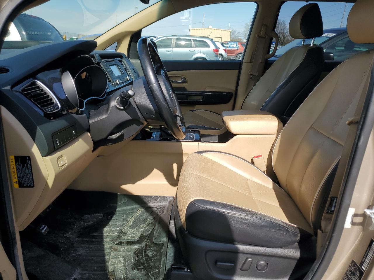 2015 KIA Sedona VIN KNDMC5C13F6044669 Copart auction photo, front end damage thumbnail 7