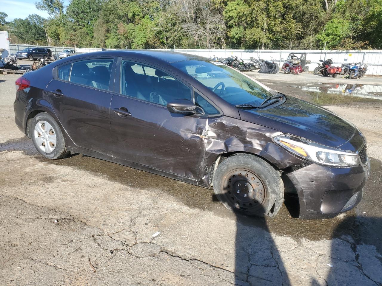 2018 KIA Forte VIN 3KPFL4A74JE201915 Copart auction photo, front end / side damage thumbnail 4