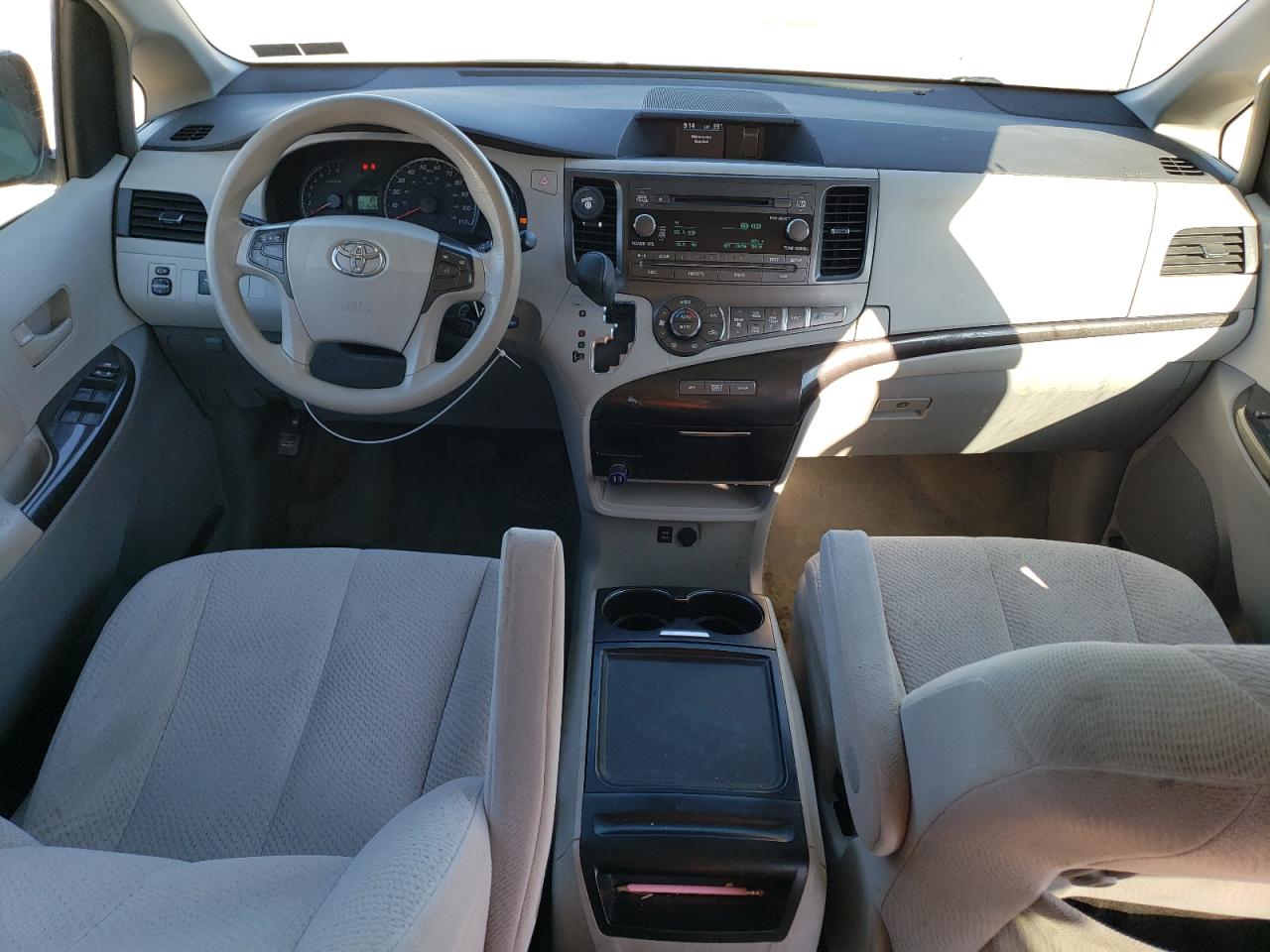 2014 Toyota Sienna VIN 5TDKK3DC6ES469428 Copart auction photo, side / front end damage thumbnail 8