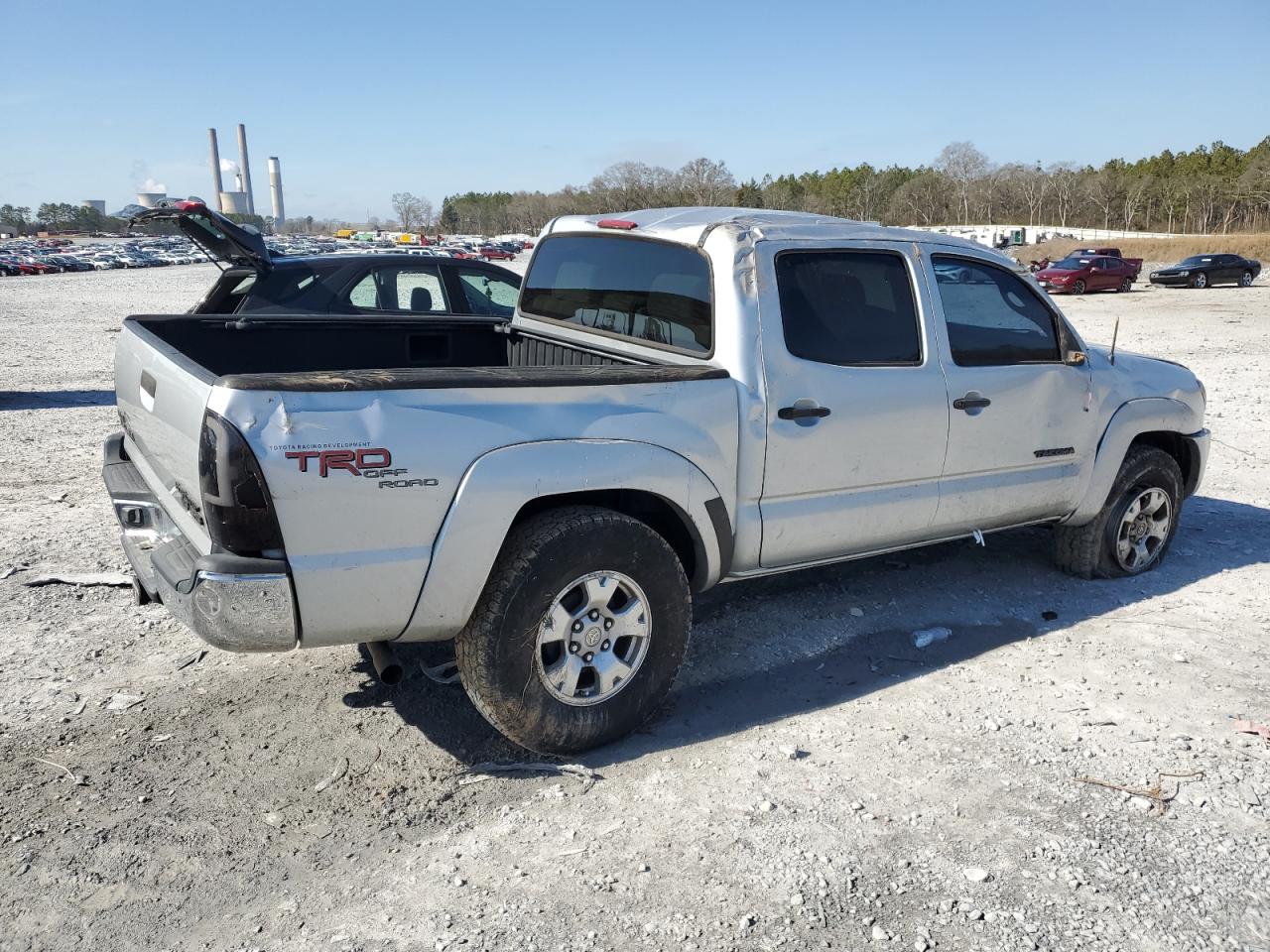 2006 Toyota Tacoma VIN 3TMJU62N06M020369 Copart auction photo, all over damage thumbnail 3