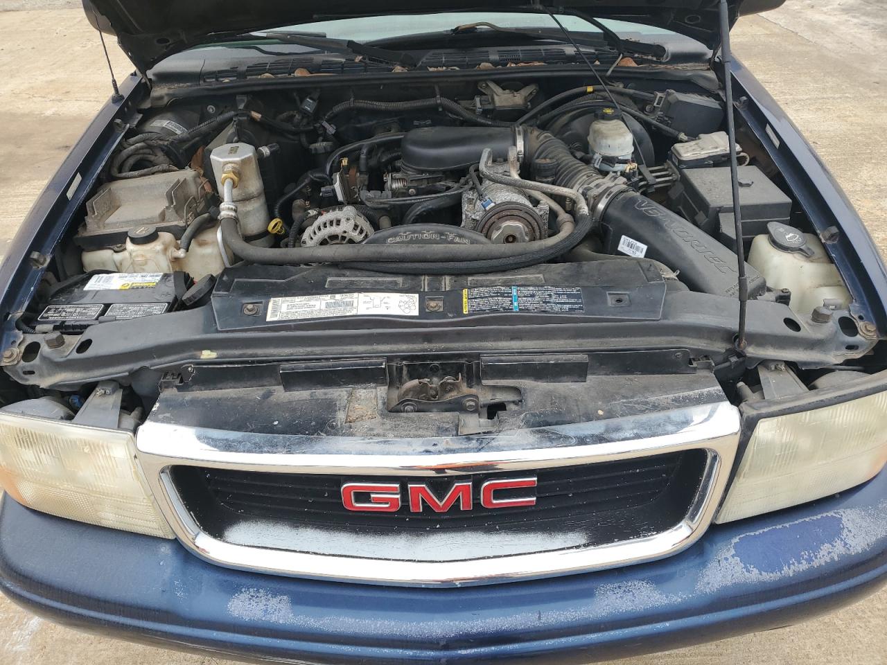 2003 GMC Sonoma VIN 1GTCS19XX38283560 Copart auction photo, minor dent/scratches damage thumbnail 11