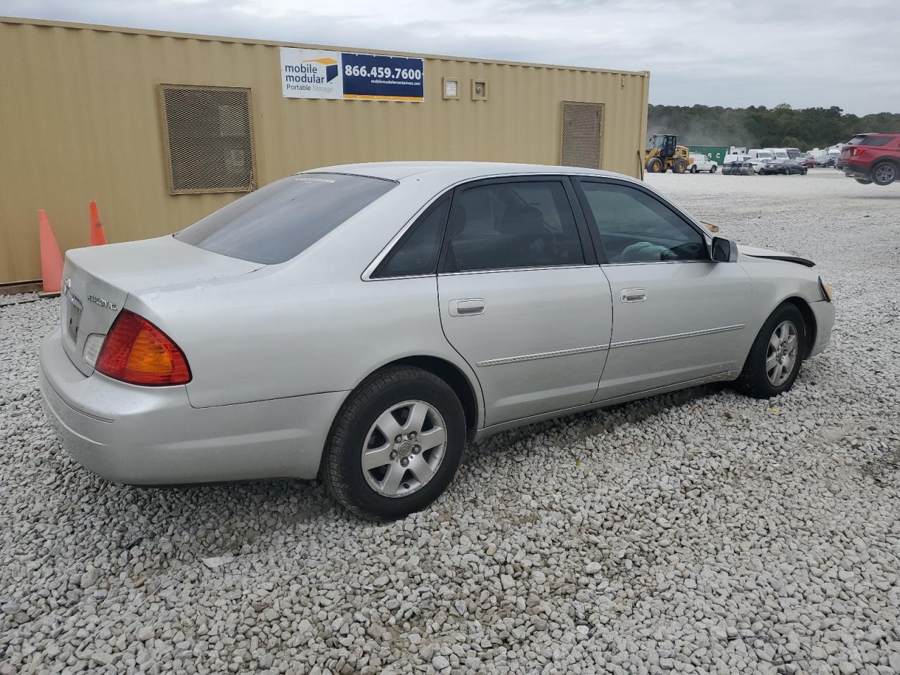 2001 Toyota Avalon VIN 4T1BF28BX1U132083 Copart auction photo, front end / undercarriage damage thumbnail 3