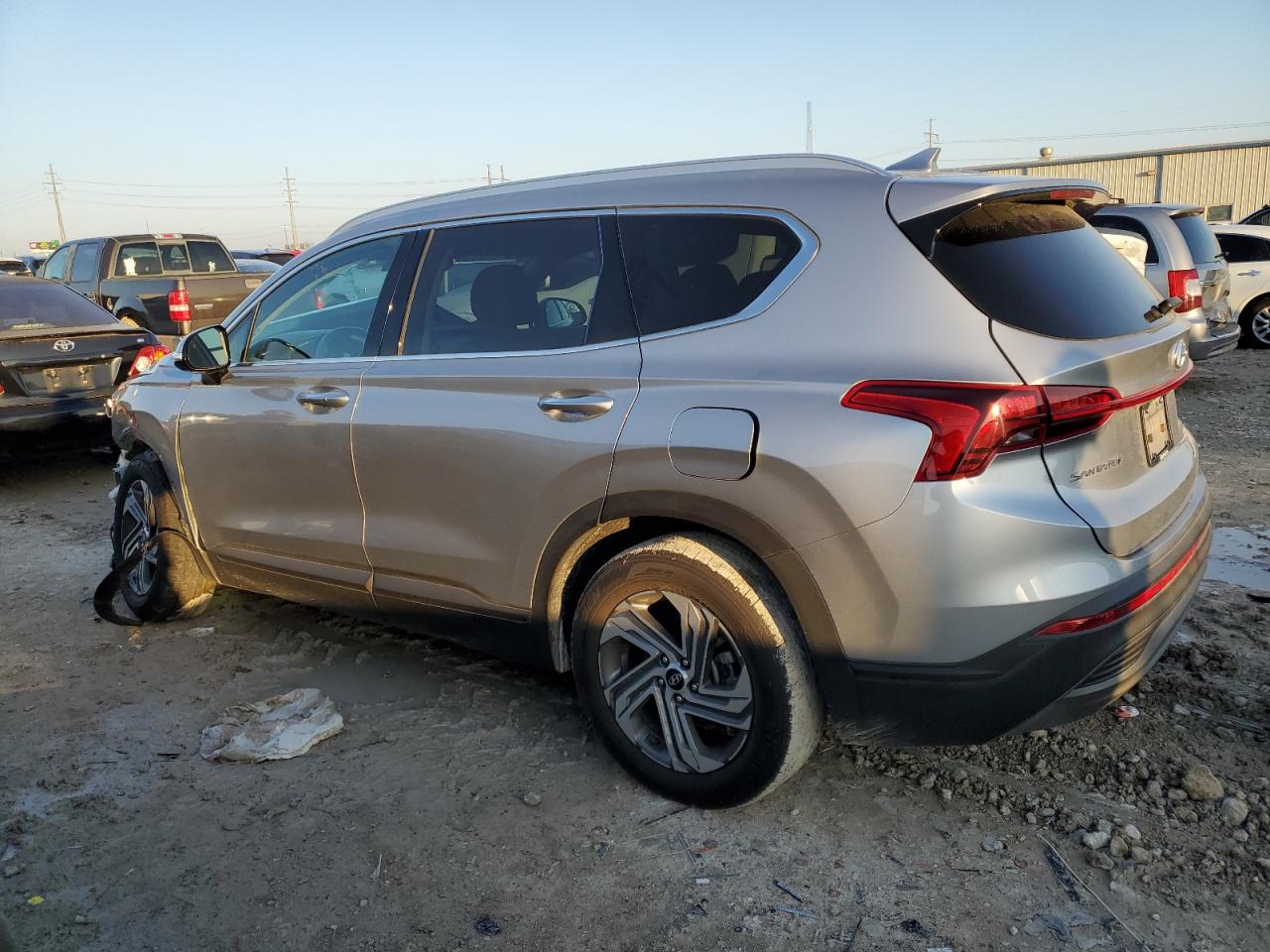 2023 Hyundai Santa Fe VIN 5NMS24AJ2PH588611 Copart auction photo, front end / minor dent/scratches damage thumbnail 2