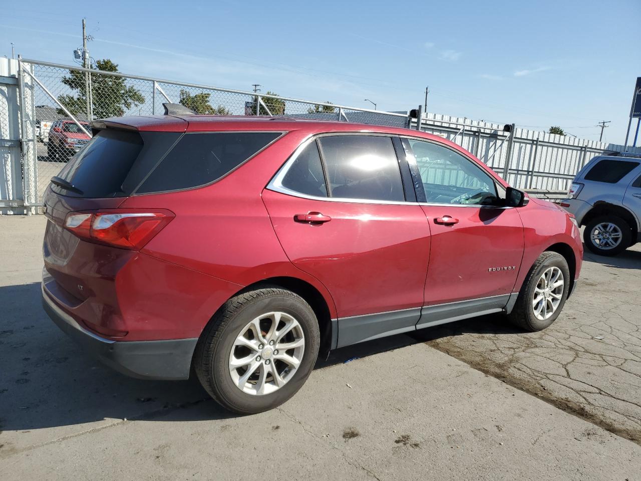 2018 Chevrolet Equinox VIN 2GNAXJEV7J6311225 Copart auction photo, side / front end damage thumbnail 3