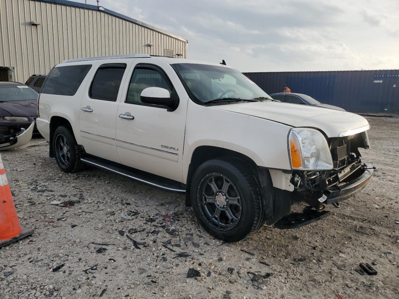 2013 GMC Yukon VIN 1GKS2MEF4DR202966 Copart auction photo, front end / side damage thumbnail 4