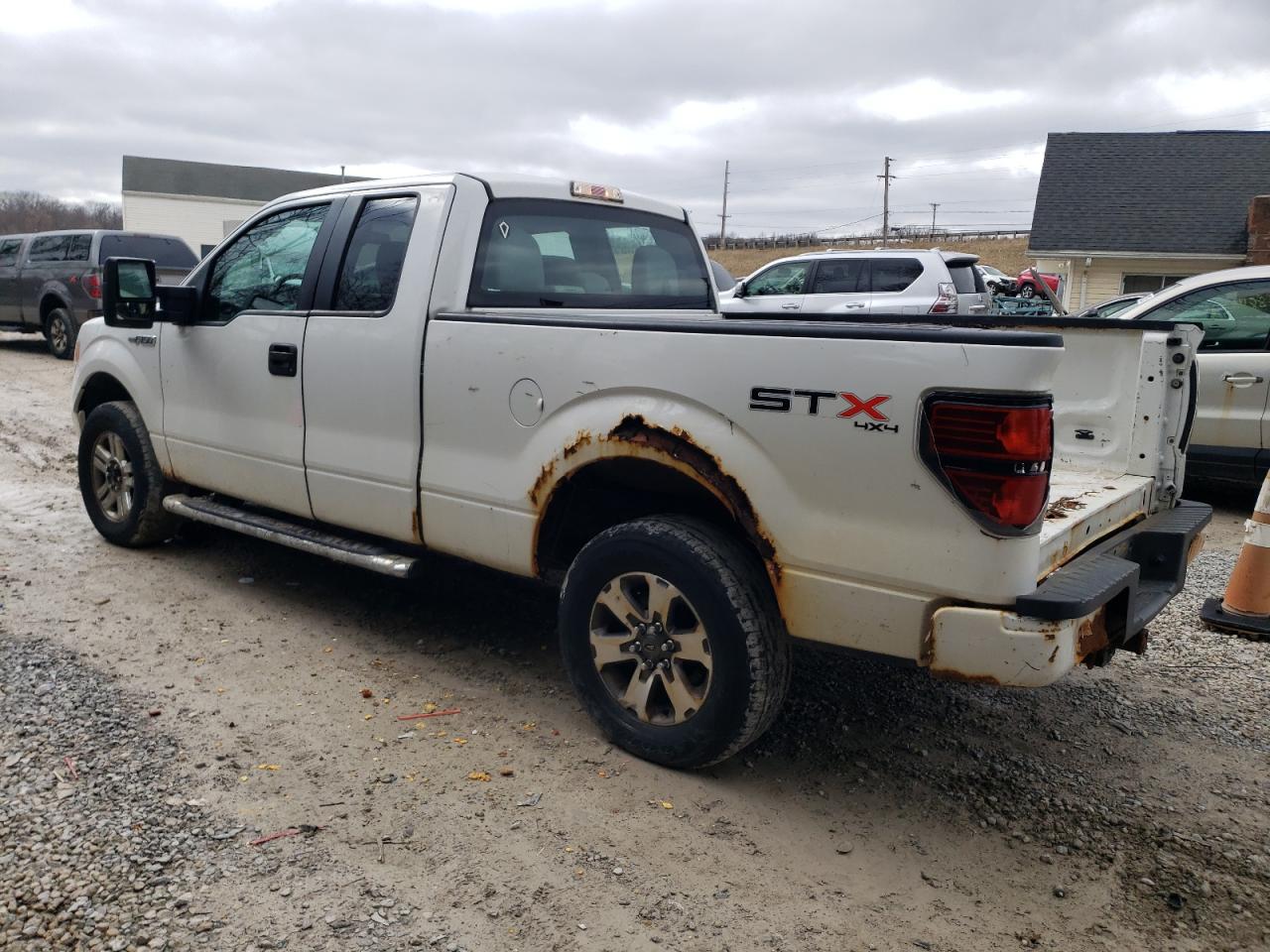 2013 Ford F-150 VIN 1FTFX1EF9DFA02907 Copart auction photo, rear end damage thumbnail 2