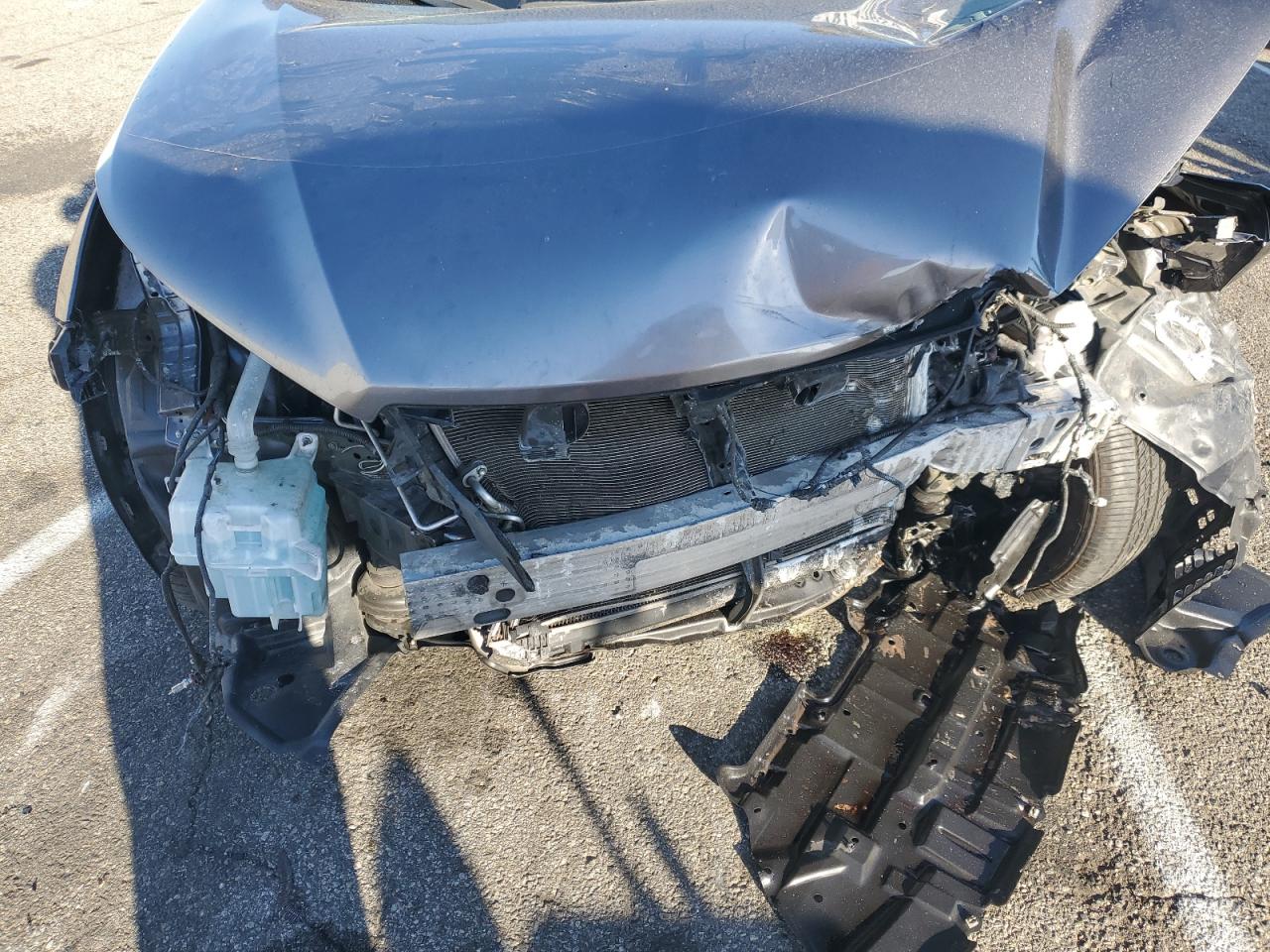 2018 Toyota Highlander VIN 5TDKZRFH3JS540523 Copart auction photo, front end / minor dent/scratches damage thumbnail 12