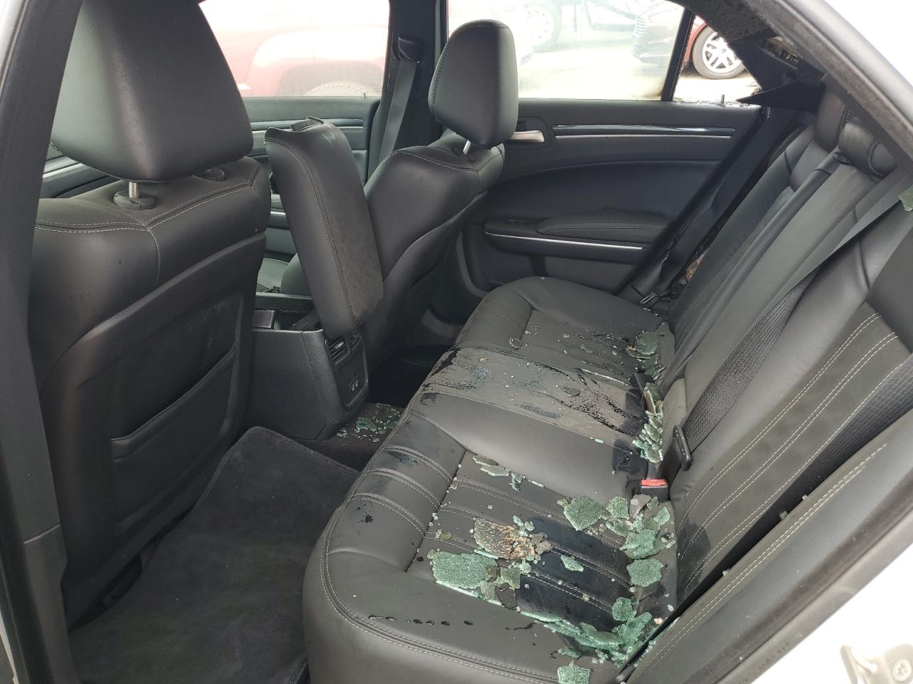 2018 Chrysler 300 VIN 2C3CCAGG6JH149639 Copart auction photo, burn damage thumbnail 10