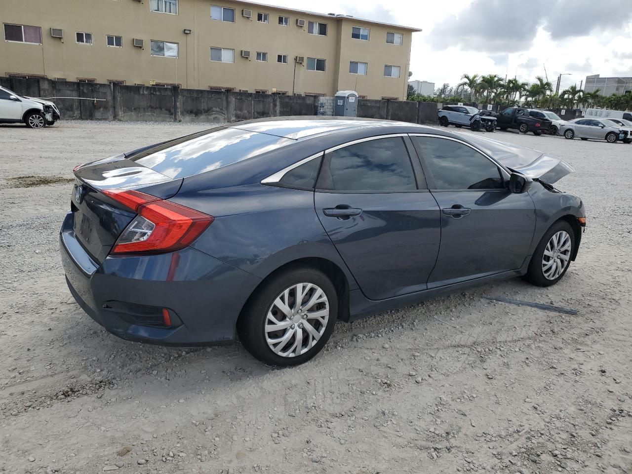 2017 Honda Civic VIN 19XFC2F58HE000038 Copart auction photo, front end damage thumbnail 3