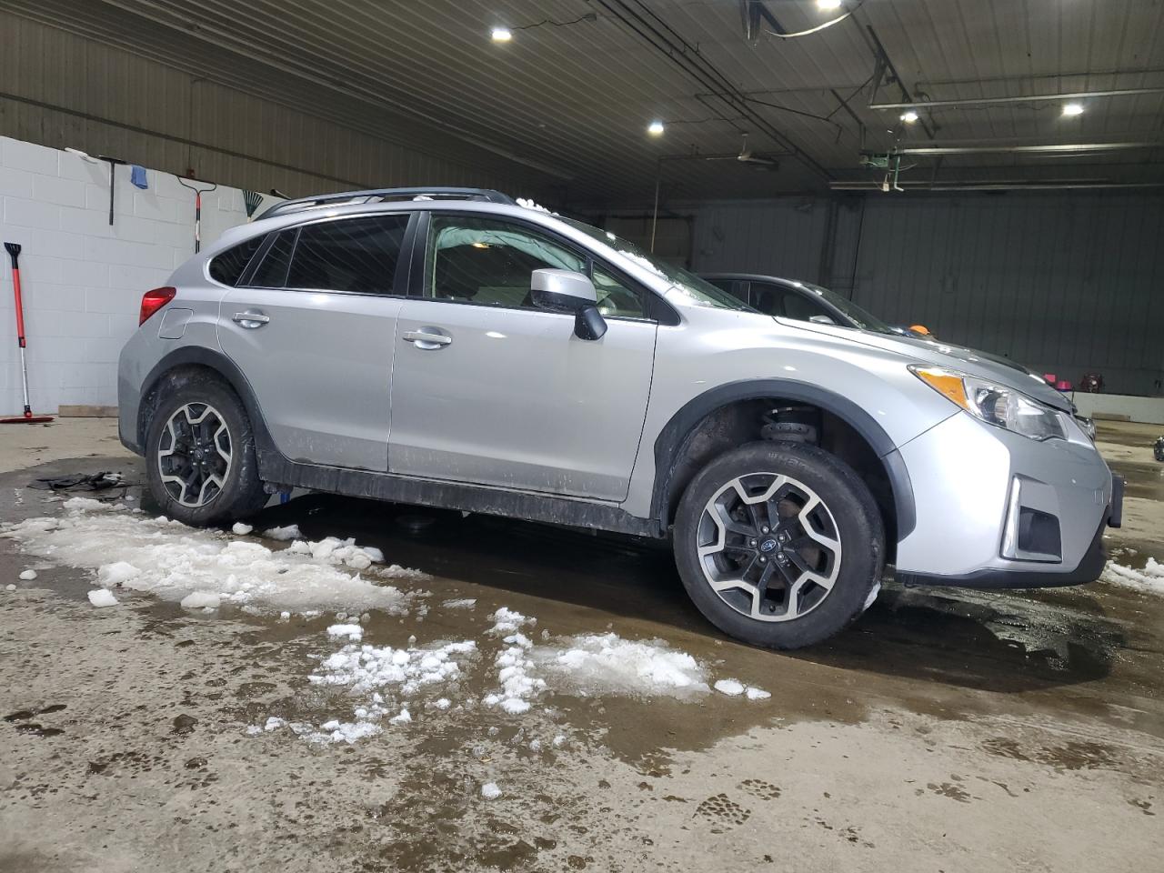 2017 Subaru XV VIN JF2GPABCXH8221210 Copart auction photo, front end / side damage thumbnail 4