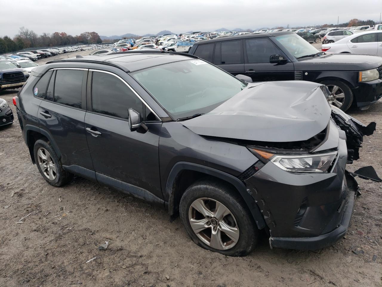 2019 Toyota RAV 4 VIN JTMP1RFV6KD007128 Copart auction photo, front end / minor dent/scratches damage thumbnail 4