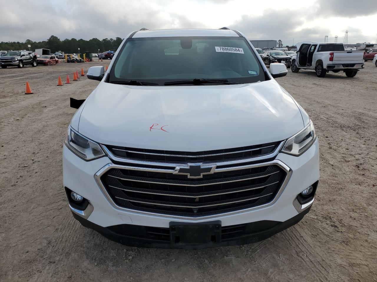 2021 Chevrolet Traverse VIN 1GNERHKW9MJ262831 Copart auction photo, rear end / side damage thumbnail 4