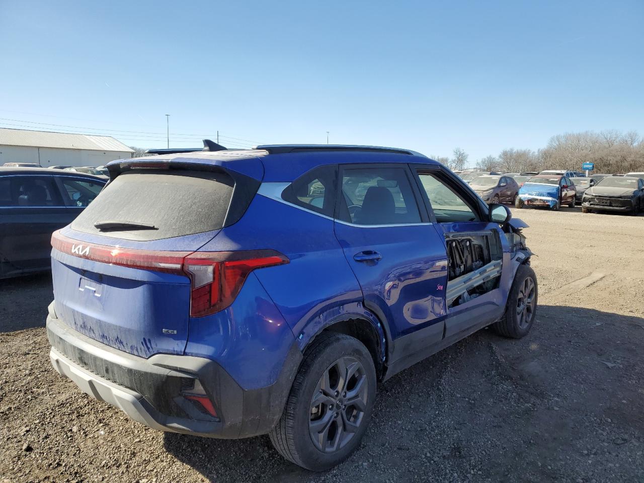 2024 KIA Seltos VIN KNDEUCAA8R7549047 Copart auction photo, front end / side damage thumbnail 3