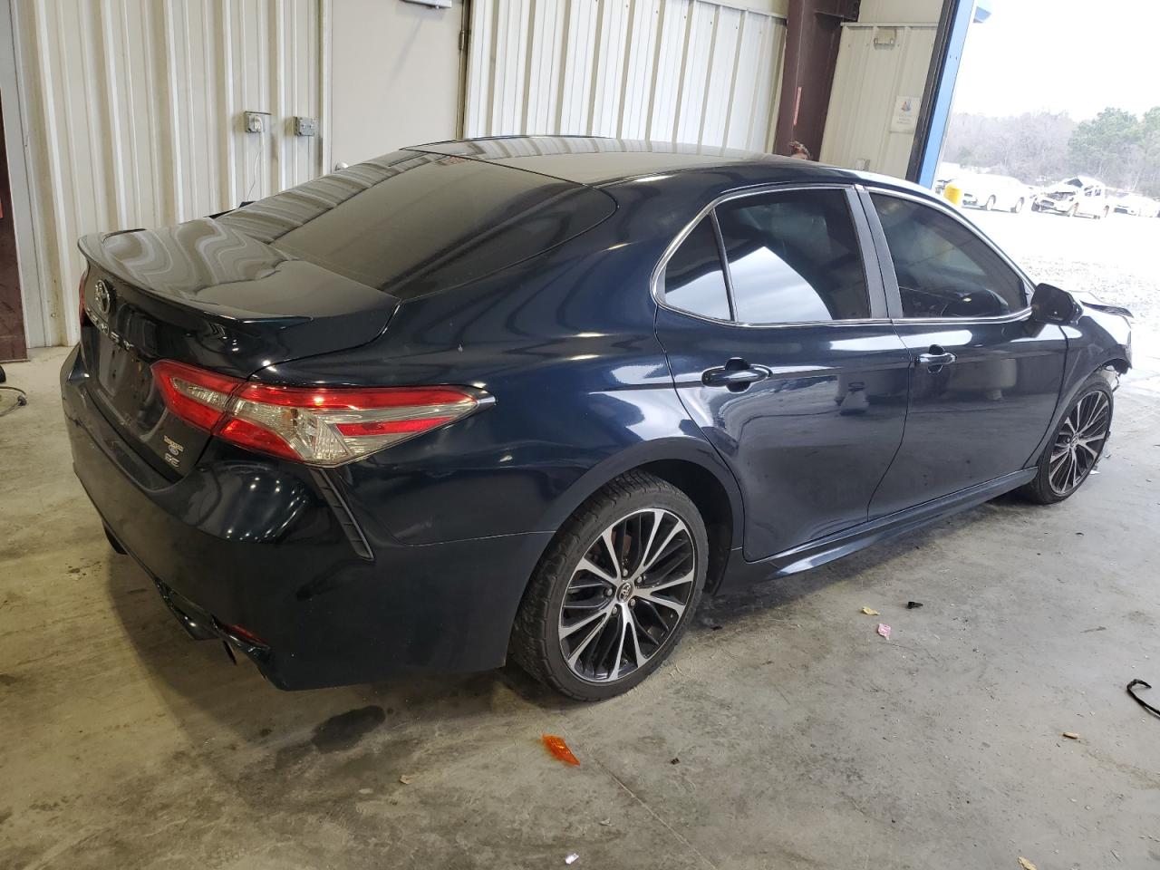 2018 Toyota Camry VIN 4T1B11HK5JU533405 Copart auction photo, front end damage thumbnail 3