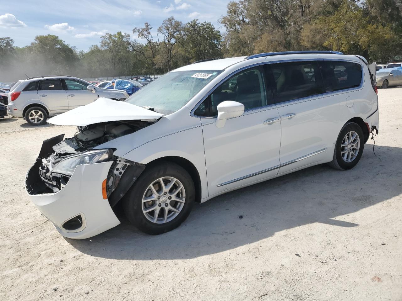 2020 Chrysler Pacifica VIN 2C4RC1BGXLR114550 - Copart auction photo