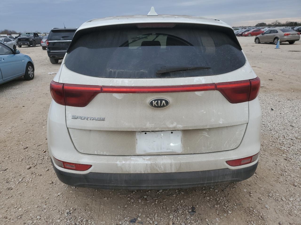 2017 KIA Sportage VIN KNDPMCAC8H7199802 Copart auction photo, minor dent/scratches damage thumbnail 6
