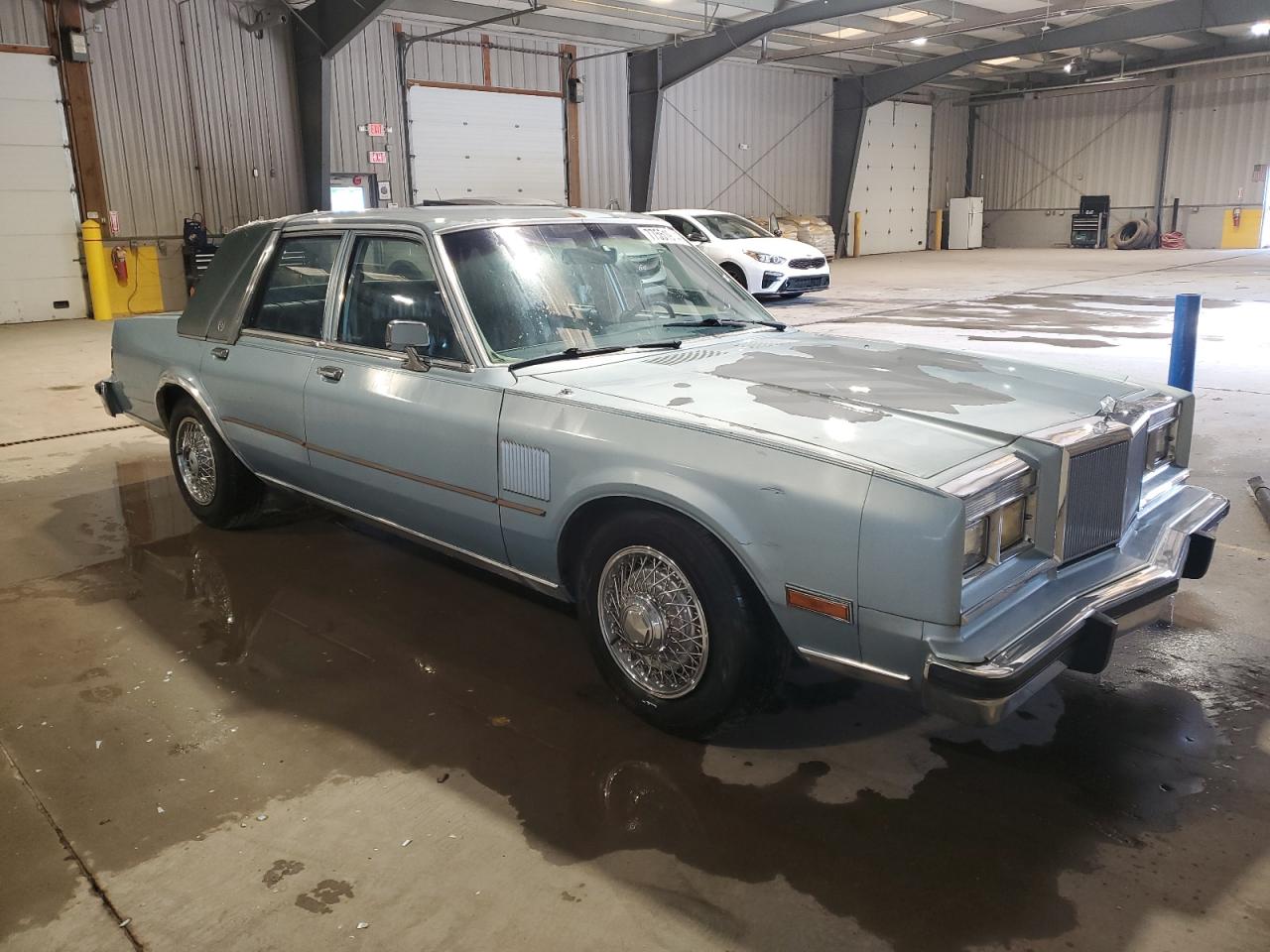 1988 Chrysler Fifth Avenue VIN 1C3BF66P3JW156017 Copart auction photo, minor dent/scratches damage thumbnail 4