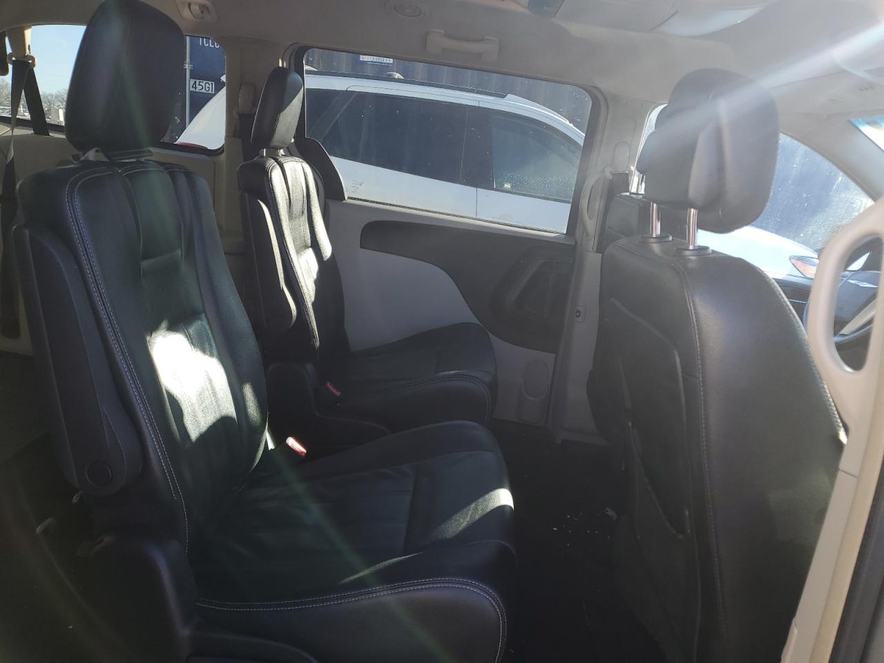 2015 Chrysler Town & Country VIN 2C4RC1BG5FR589236 Copart auction photo, front end damage thumbnail 11