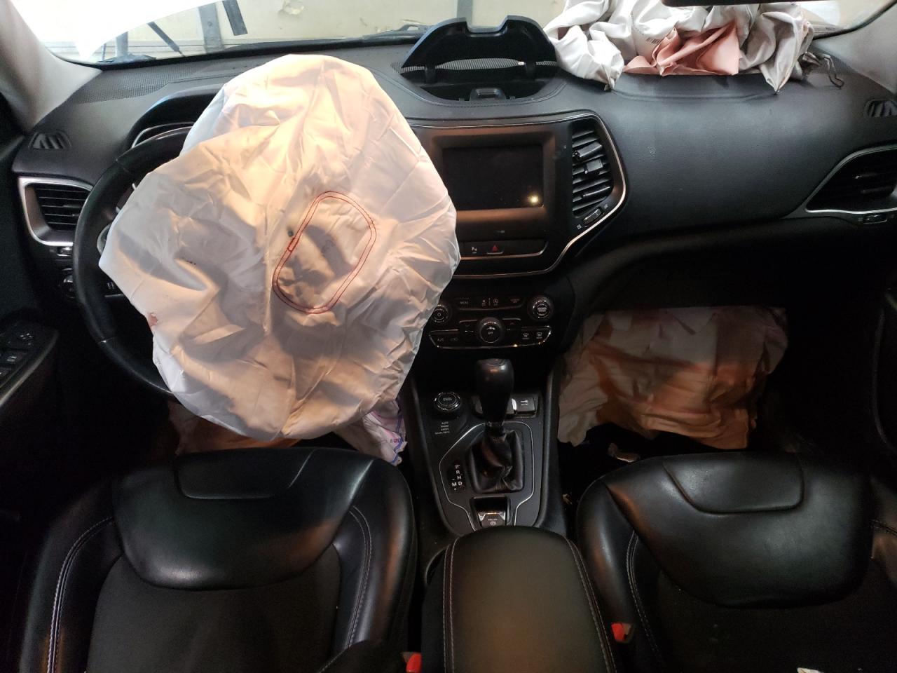 2019 Jeep Grand Cherokee VIN 1C4PJMLB4KD258338 Copart auction photo, front end damage thumbnail 8