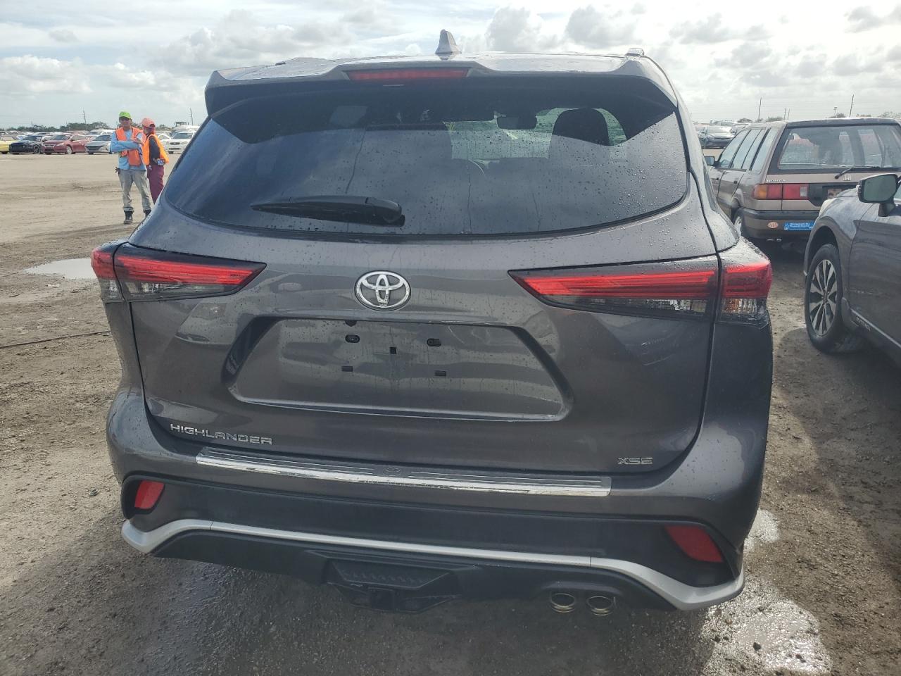 2022 Toyota Highlander VIN 5TDJZRAH0NS103278 Copart auction photo, water/flood damage thumbnail 6