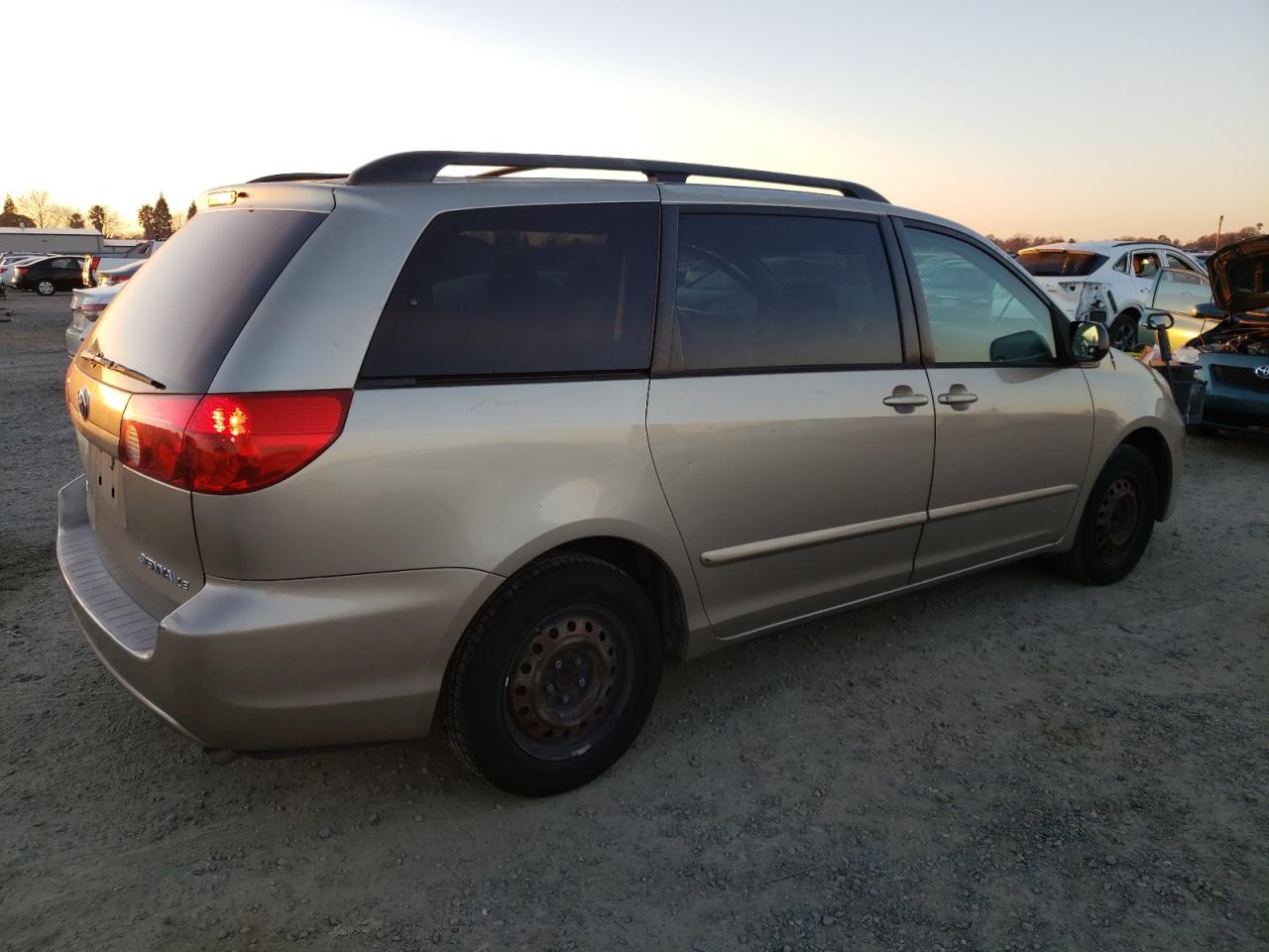2007 Toyota Sienna VIN 5TDZK23C27S012709 Copart auction photo, side damage thumbnail 3
