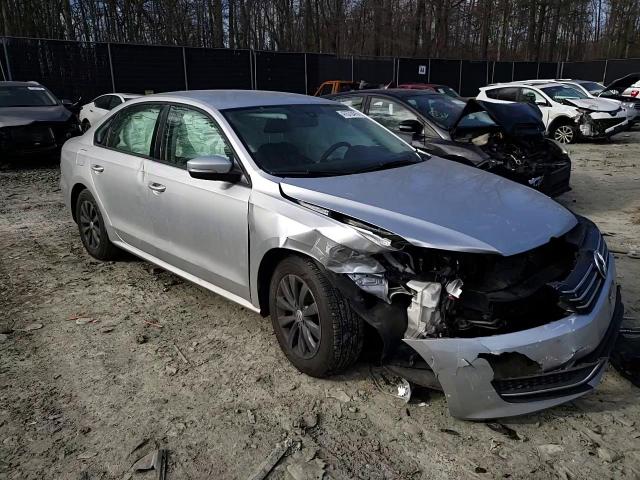 2015 Volkswagen Passat VIN 1VWAT7A32FC097459 Copart auction photo, front end damage thumbnail 10