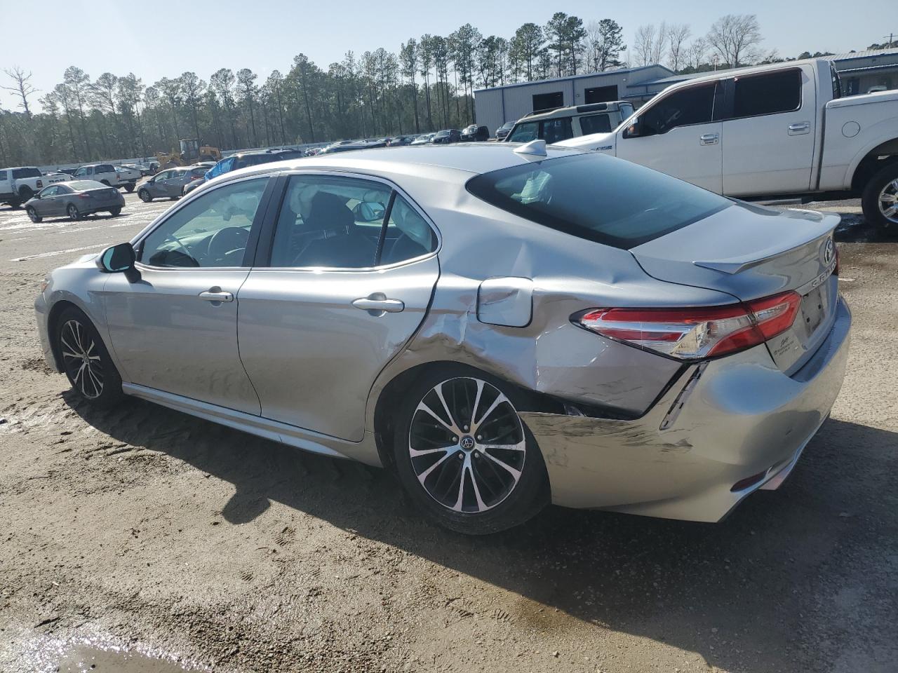 2020 Toyota Camry VIN 4T1G11AK4LU305009 Copart auction photo, rear end damage thumbnail 2