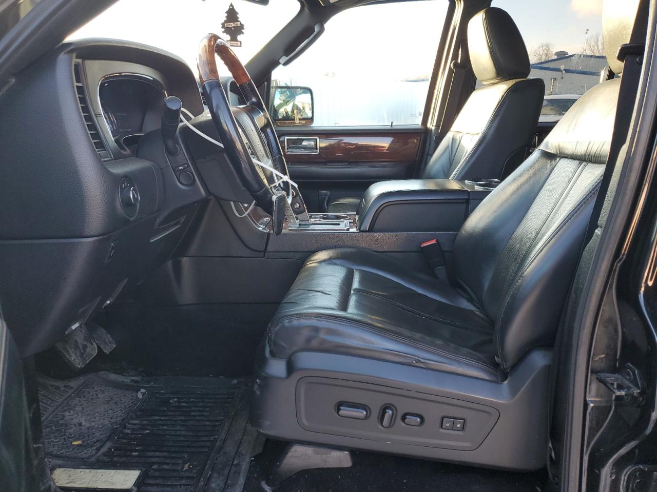 2015 Lincoln Navigator VIN 5LMJJ3JT8FEJ04543 Copart auction photo, front end / undercarriage damage thumbnail 7