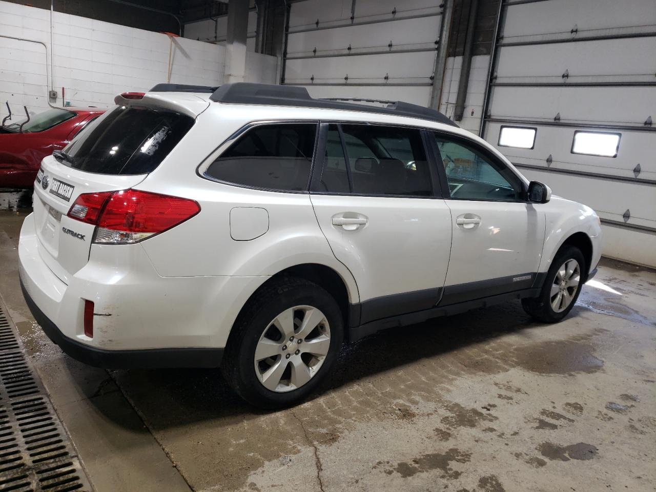 2011 Subaru Outback VIN 4S4BRCGC8B3344558 Copart auction photo, minor dent/scratches damage thumbnail 3