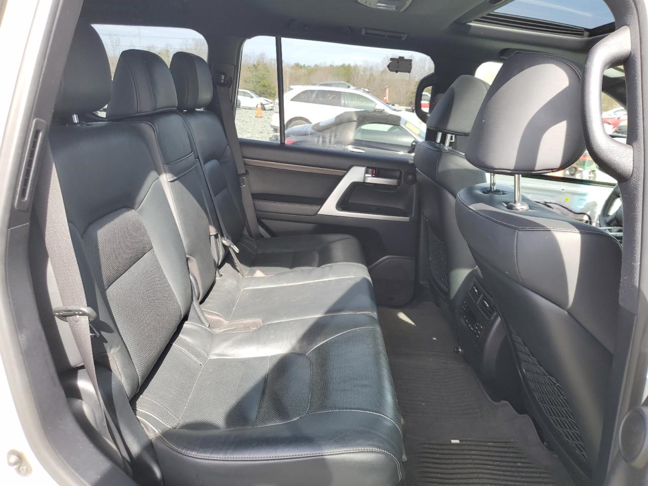 2021 Toyota Land Cruiser VIN JTMCY7AJ8M4103929 Copart auction photo, front end / minor dent/scratches damage thumbnail 11