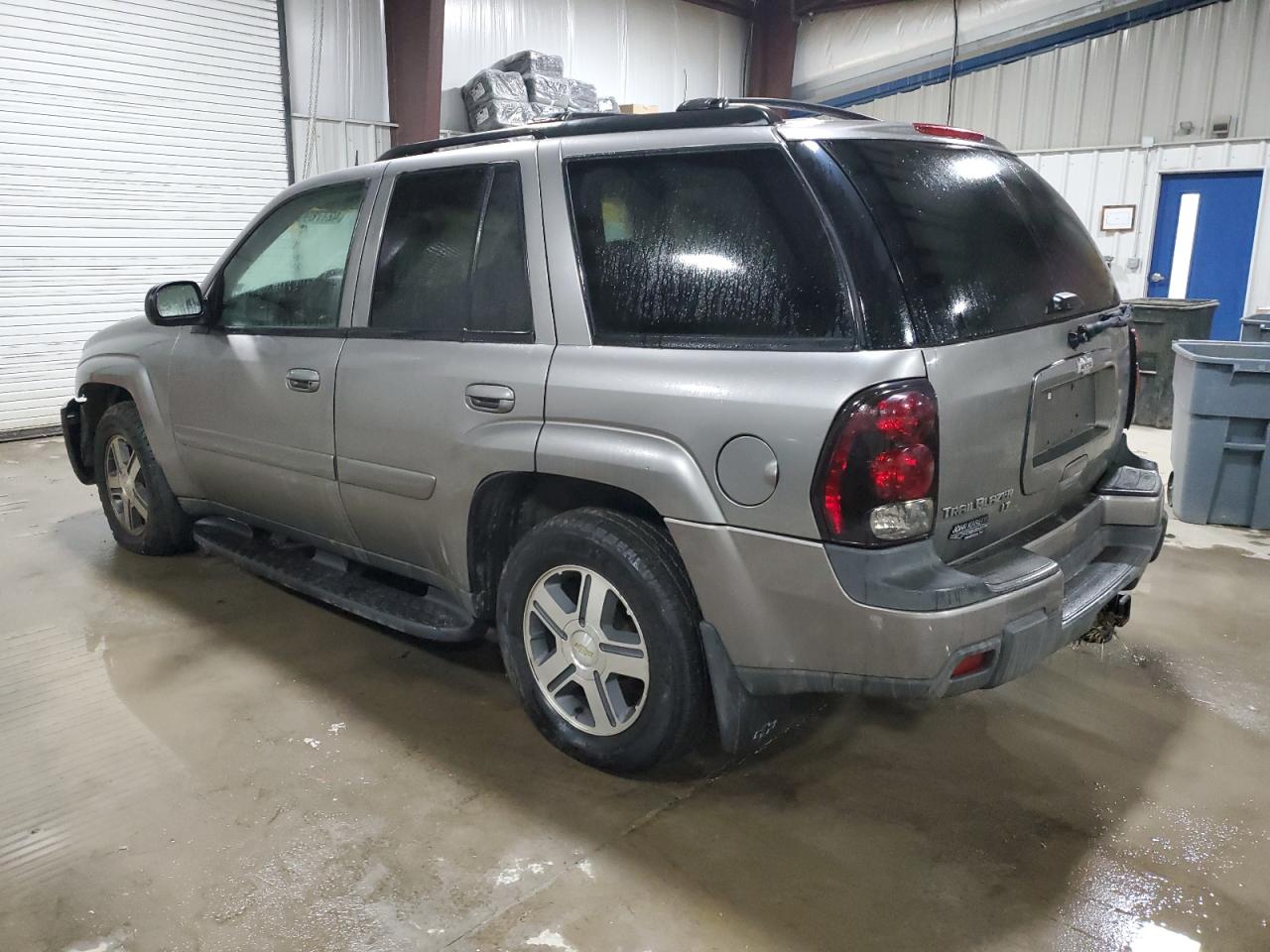 2005 Chevrolet TrailBlazer VIN 1GNDT13S352369756 Copart auction photo, front end damage thumbnail 2