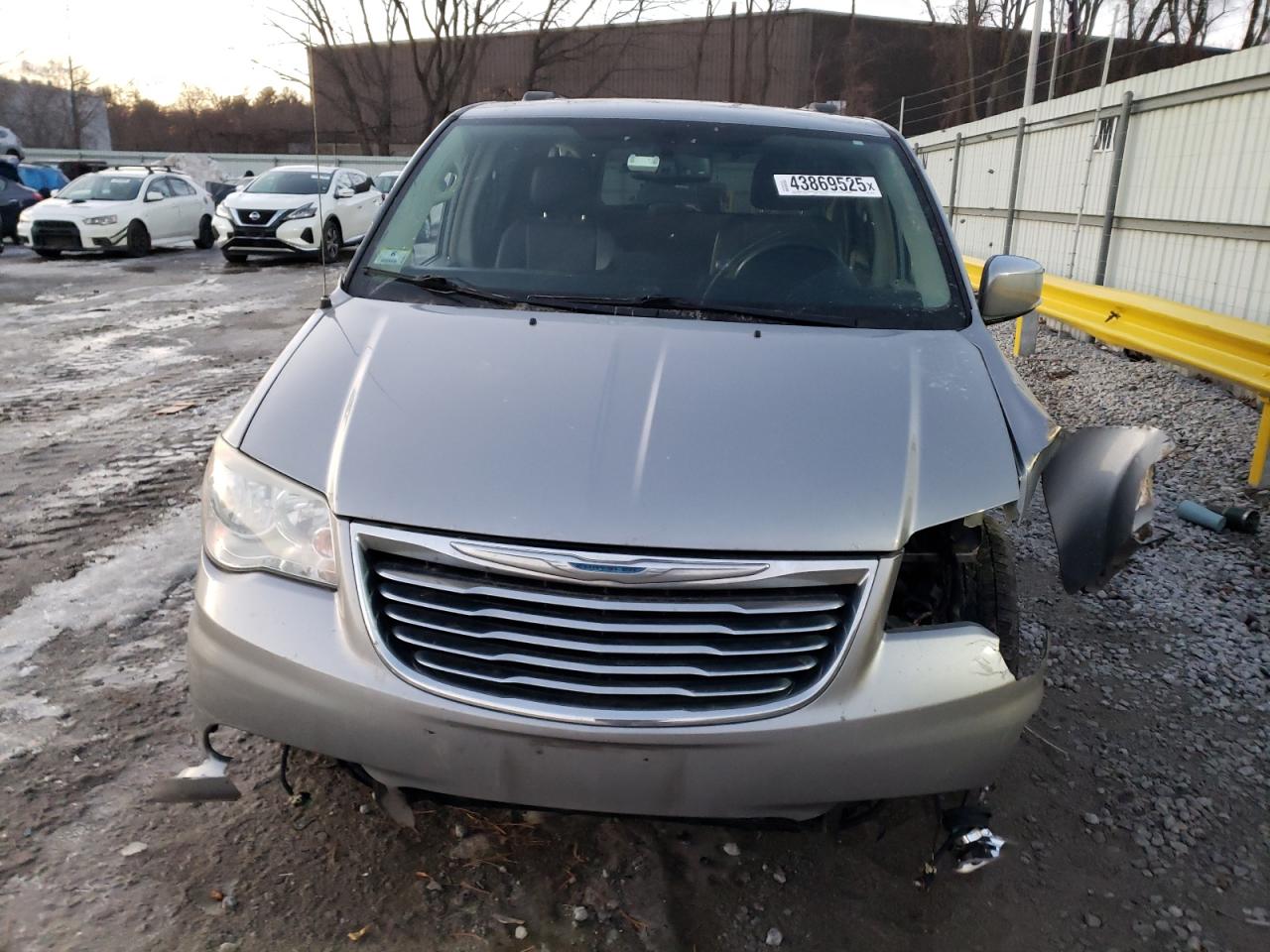 2014 Chrysler Town & Country VIN 2C4RC1CG9ER237693 Copart auction photo, side / front end damage thumbnail 5
