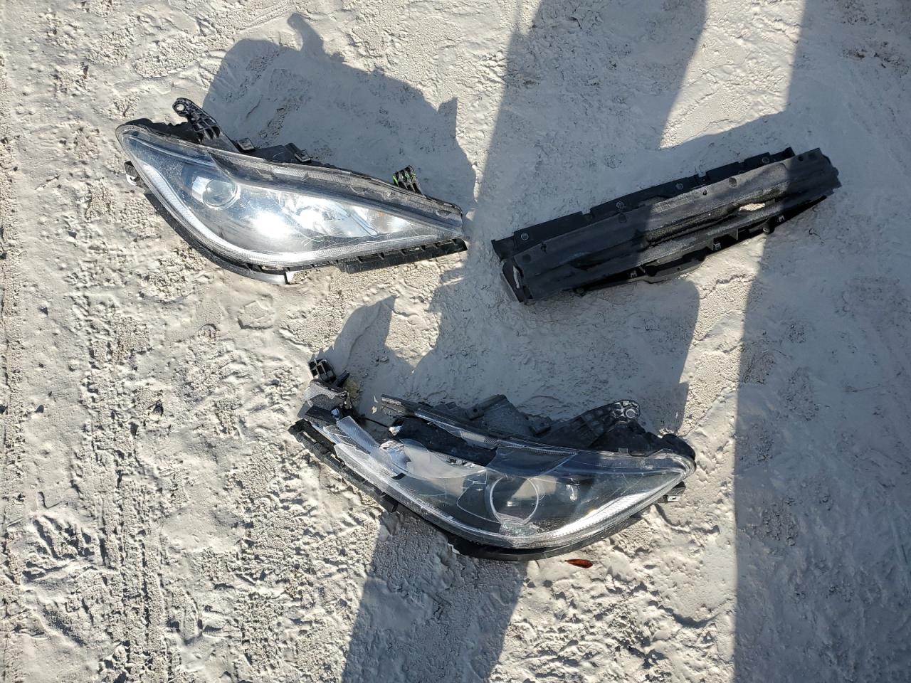 2019 Chrysler Pacifica VIN 2C4RC1FG8KR675628 Copart auction photo, front end / minor dent/scratches damage thumbnail 13