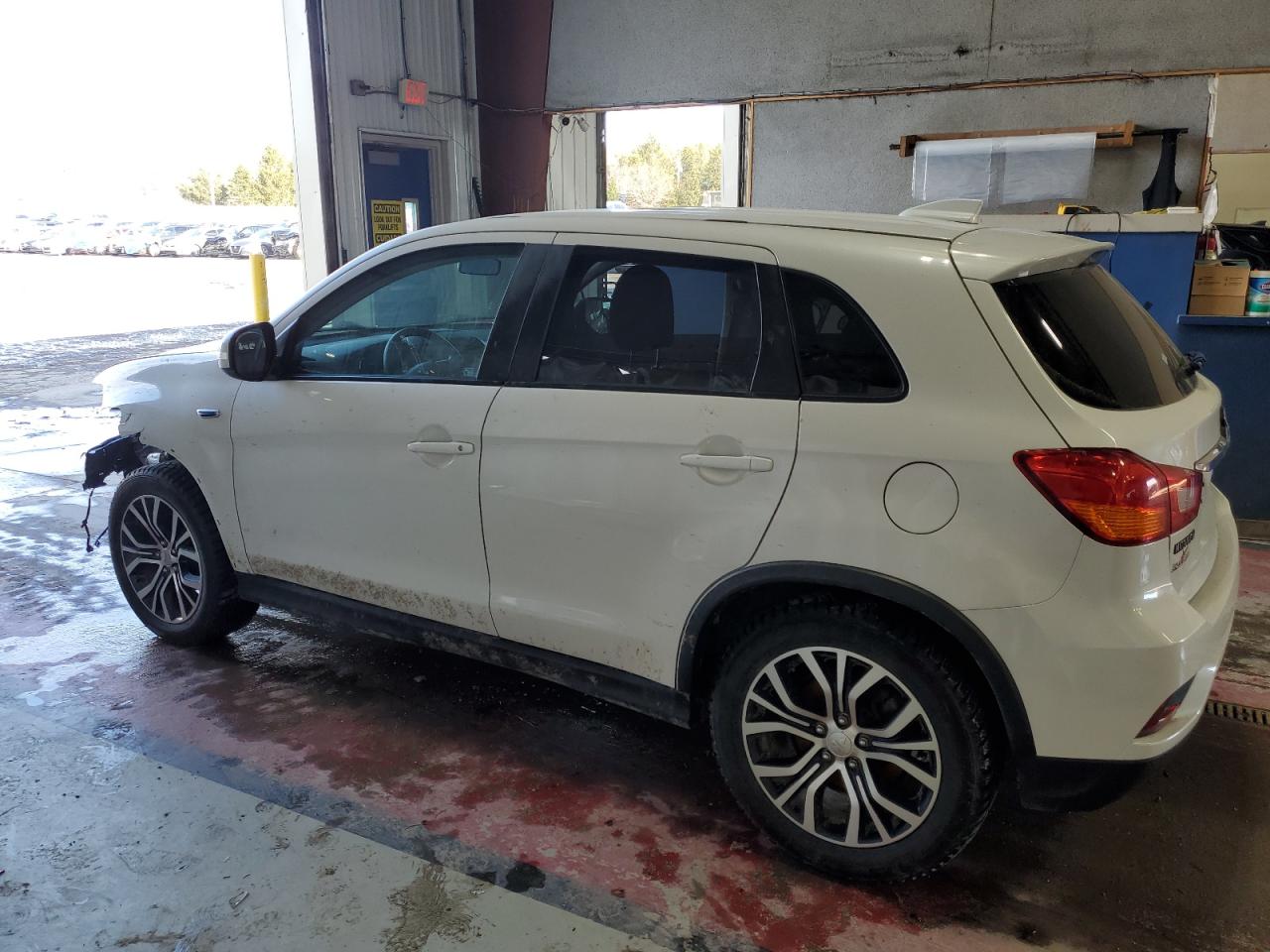 2018 Mitsubishi Outlander VIN JA4AR3AU0JZ025582 Copart auction photo, front end damage thumbnail 2