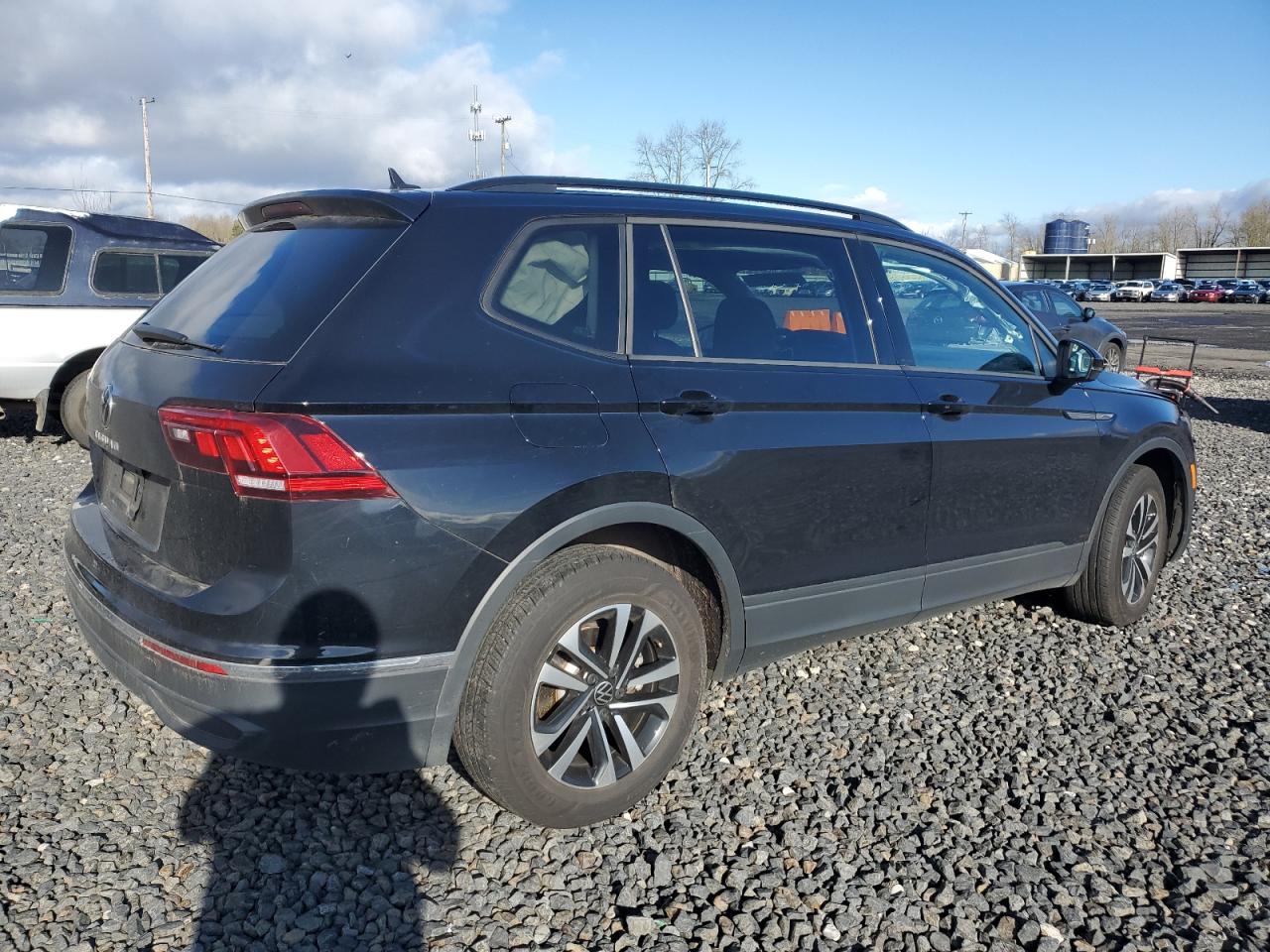 2023 Volkswagen Tiguan VIN 3VVRB7AX9PM064990 Copart auction photo, side damage thumbnail 3
