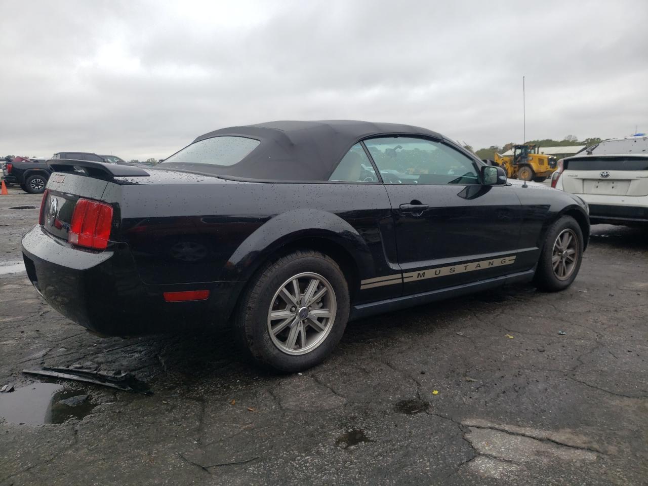 2005 Ford Mustang VIN 1ZVFT84N155204402 Copart auction photo, side / rear end damage thumbnail 3