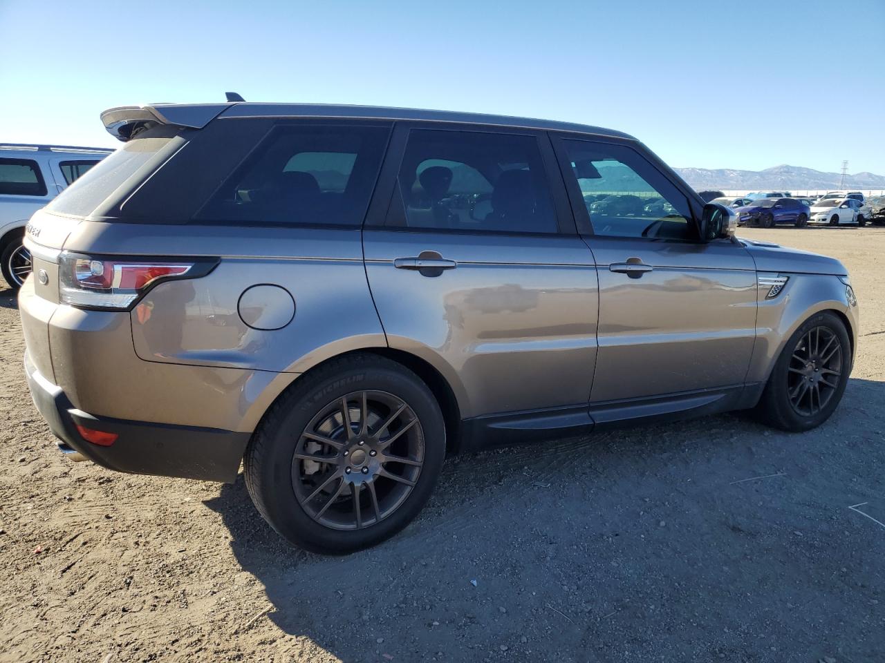 2015 Land Rover Range Rover VIN SALWR2VF0FA536757 Copart auction photo, side / front end damage thumbnail 3