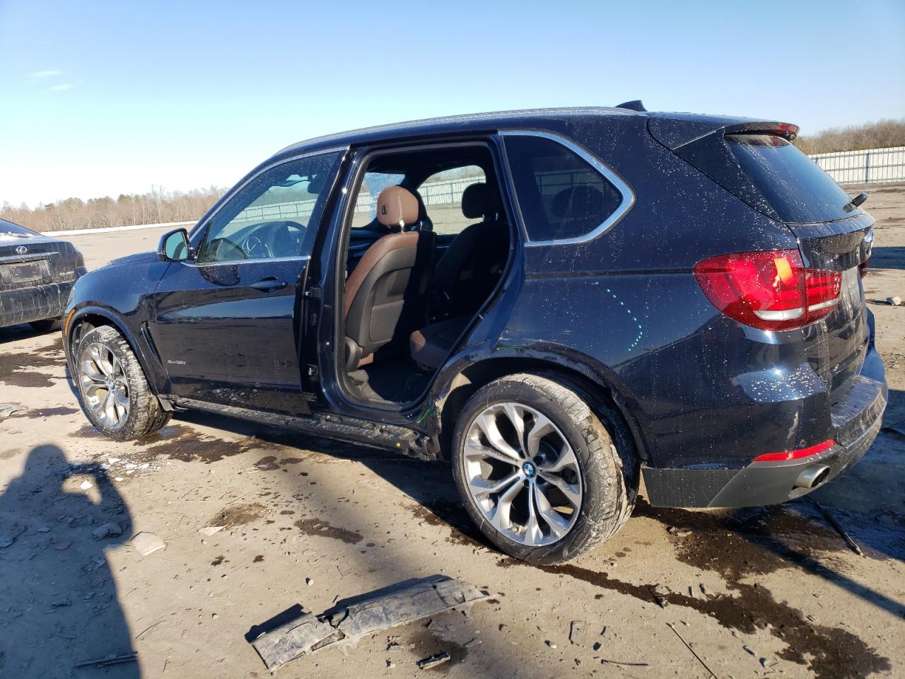 2017 BMW X5 VIN 5UXKR0C39H0V82274 Copart auction photo, side / undercarriage damage thumbnail 2