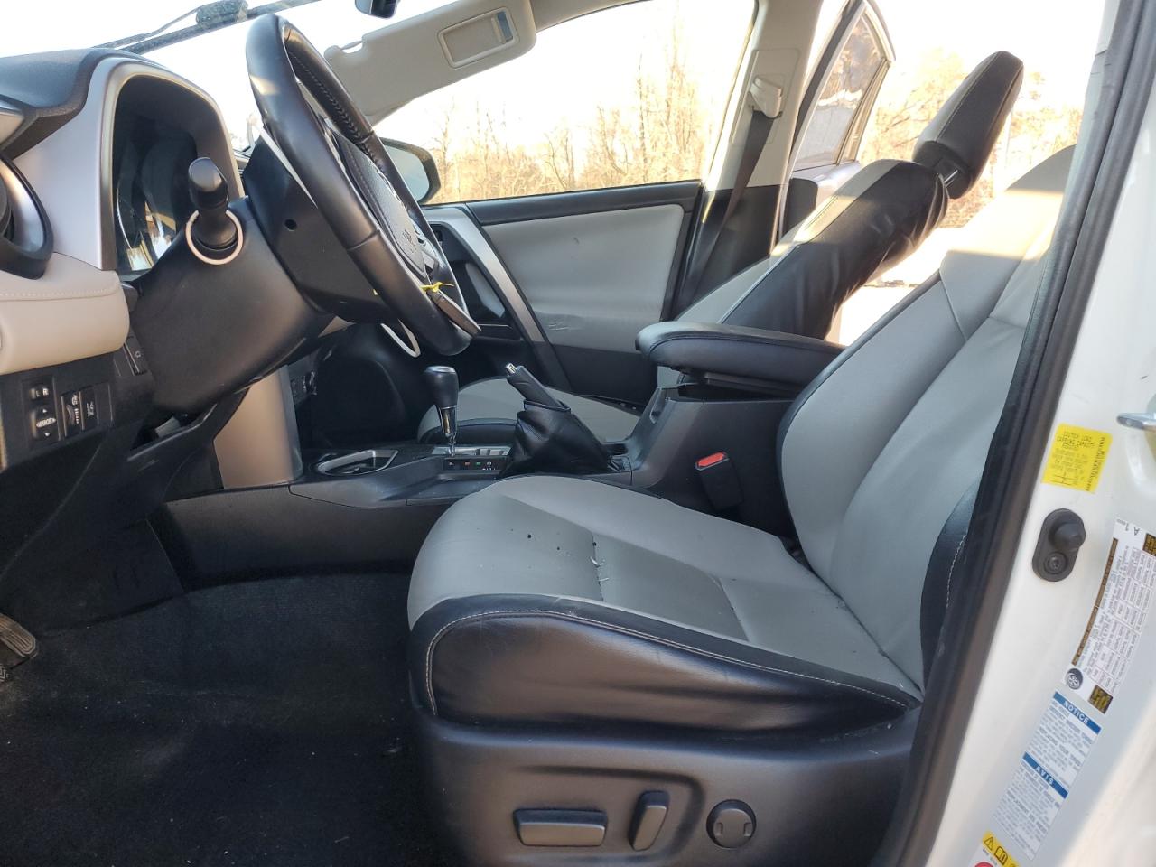 2017 Toyota RAV 4 VIN JTMDJREV4HD122405 Copart auction photo, rear end / front end damage thumbnail 7