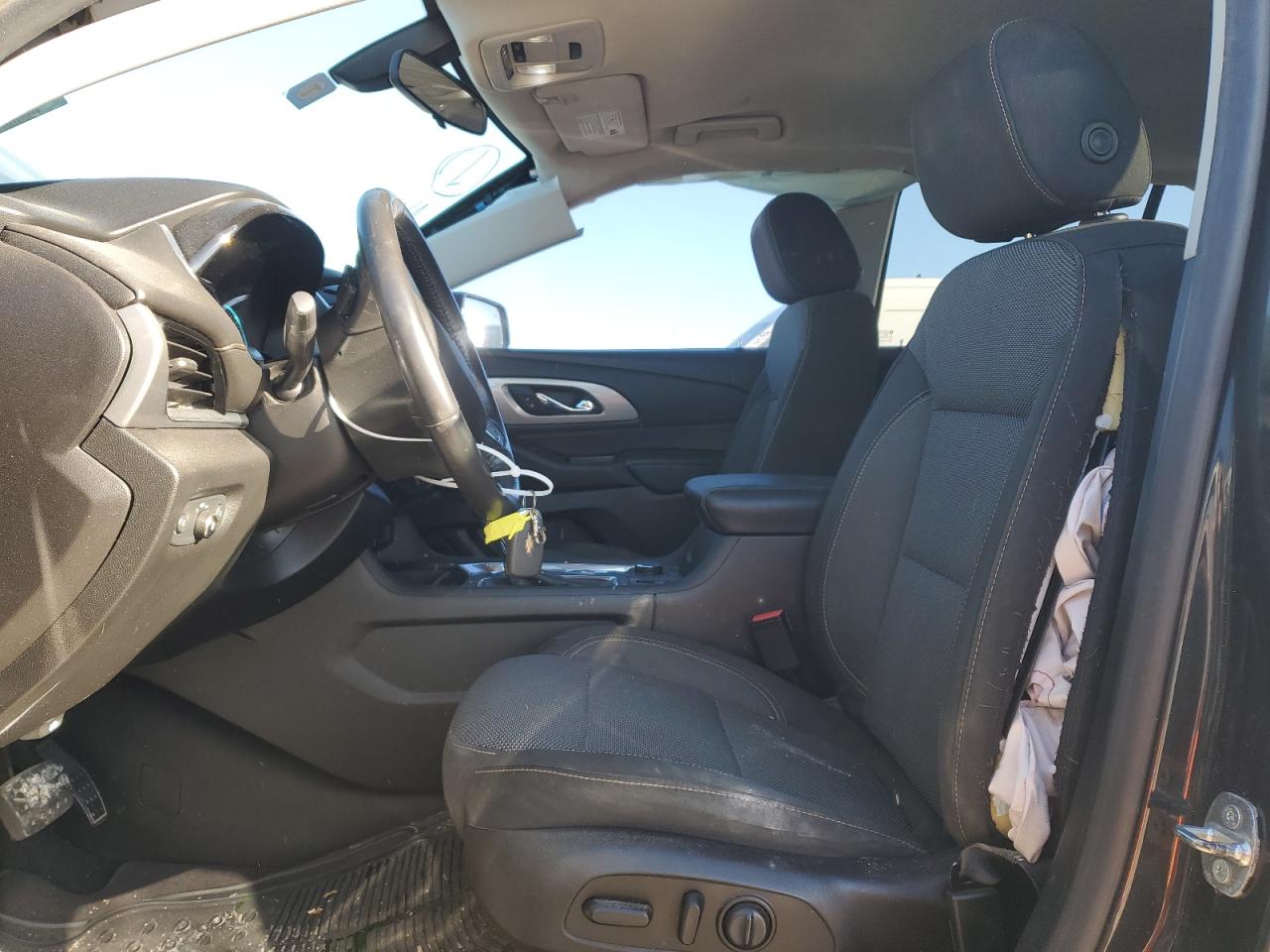 2018 Chevrolet Traverse VIN 1GNERGKW0JJ213328 Copart auction photo, side / front end damage thumbnail 7