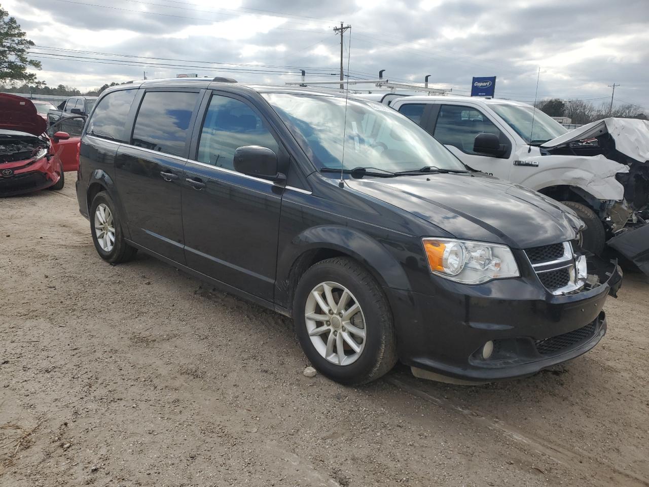 2018 Dodge Caravan VIN 2C4RDGCG8JR299385 Copart auction photo, front end / side damage thumbnail 4