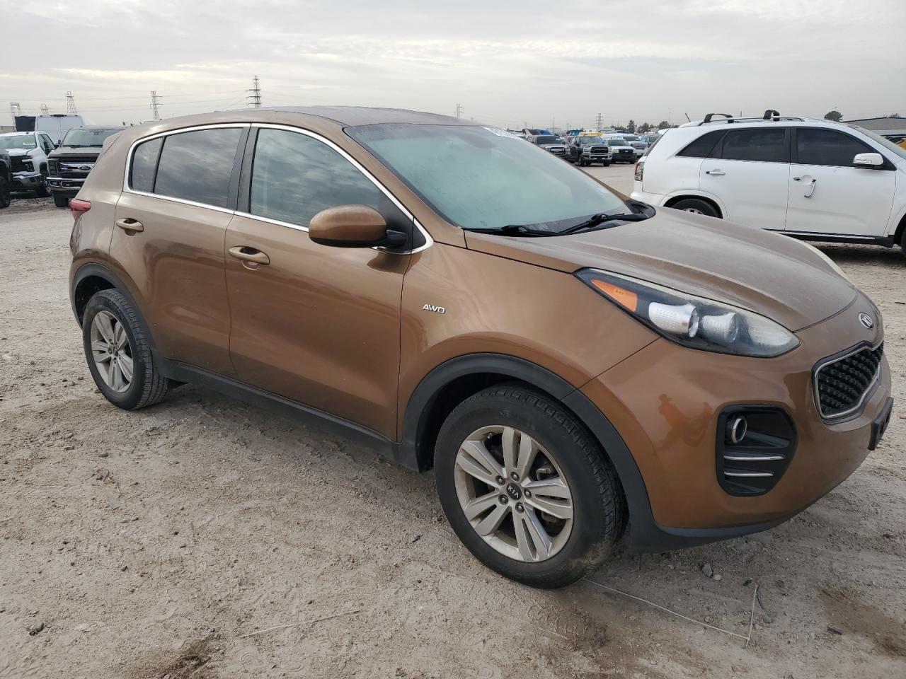 2017 KIA Sportage VIN KNDPMCAC3H7218286 Copart auction photo, normal wear / minor dent/scratches damage thumbnail 4