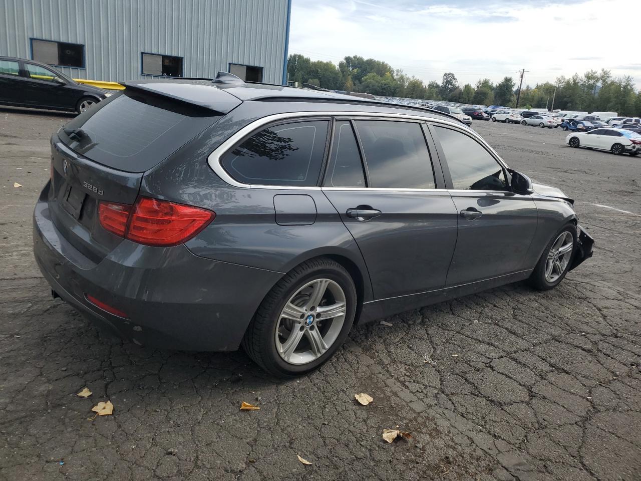 2015 BMW 3er VIN WBA3K5C54FK301781 Copart auction photo, front end damage thumbnail 3