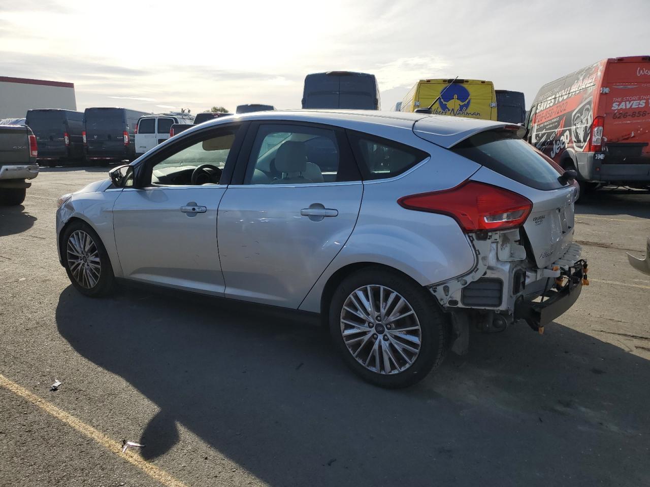 2018 Ford Focus VIN 1FADP3N20JL326041 Copart auction photo, rear end damage thumbnail 2