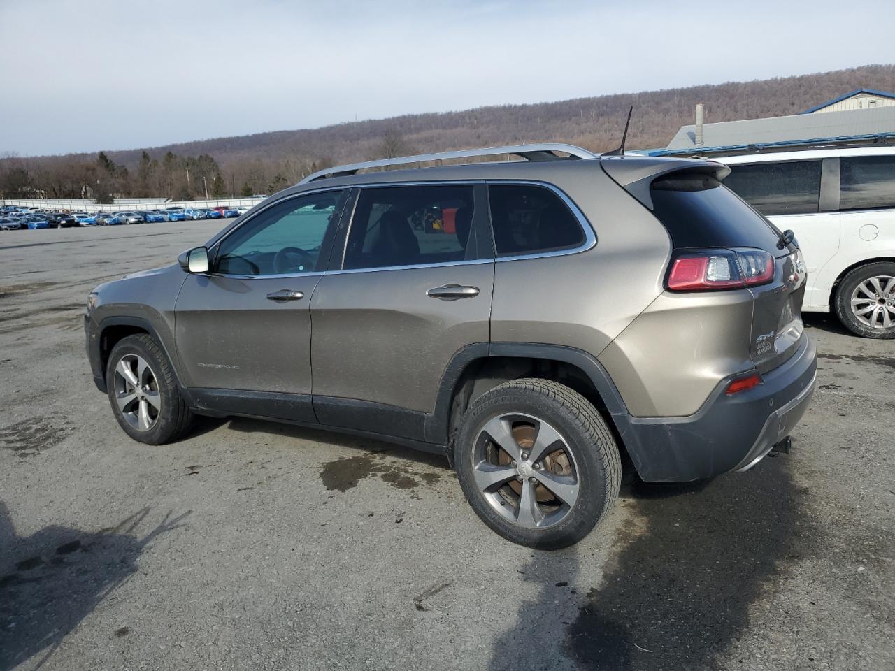 2019 Jeep Grand Cherokee VIN 1C4PJMDX0KD237609 Copart auction photo, front end damage thumbnail 2