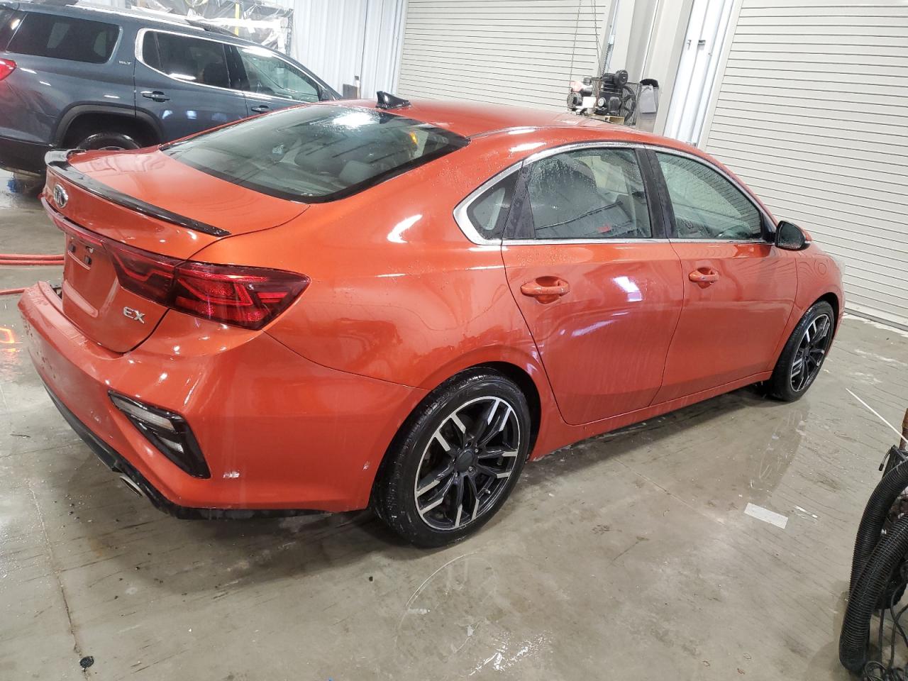 2019 KIA Forte VIN 3KPF54ADXKE069955 Copart auction photo, front end / rear end damage thumbnail 3